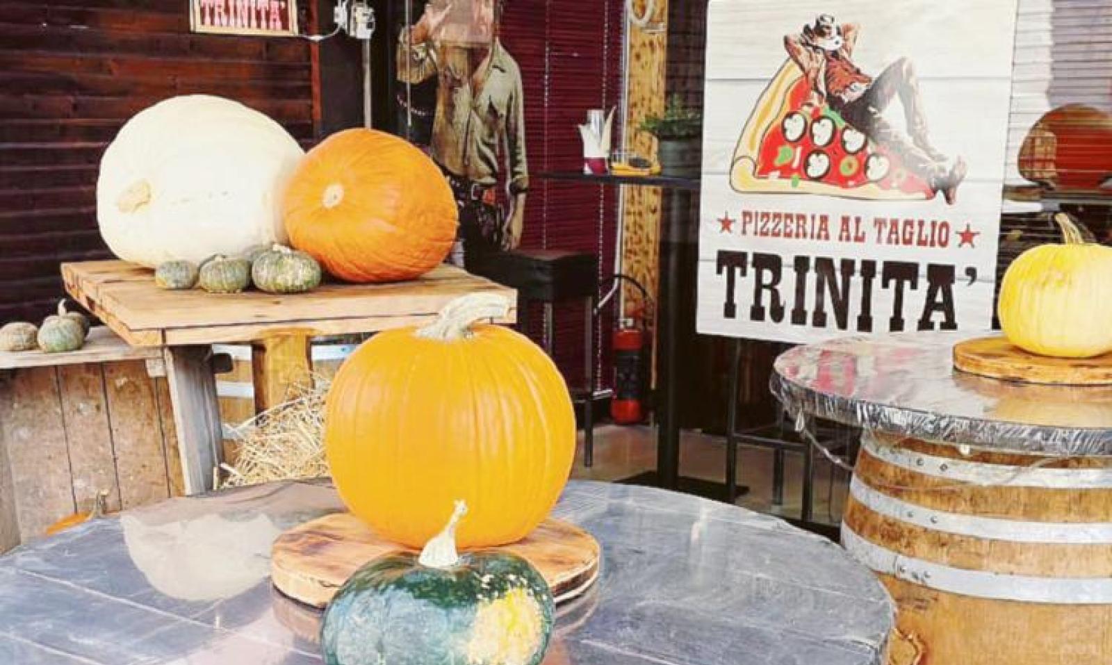 Ruba telefoni in pizzeria, recuperati