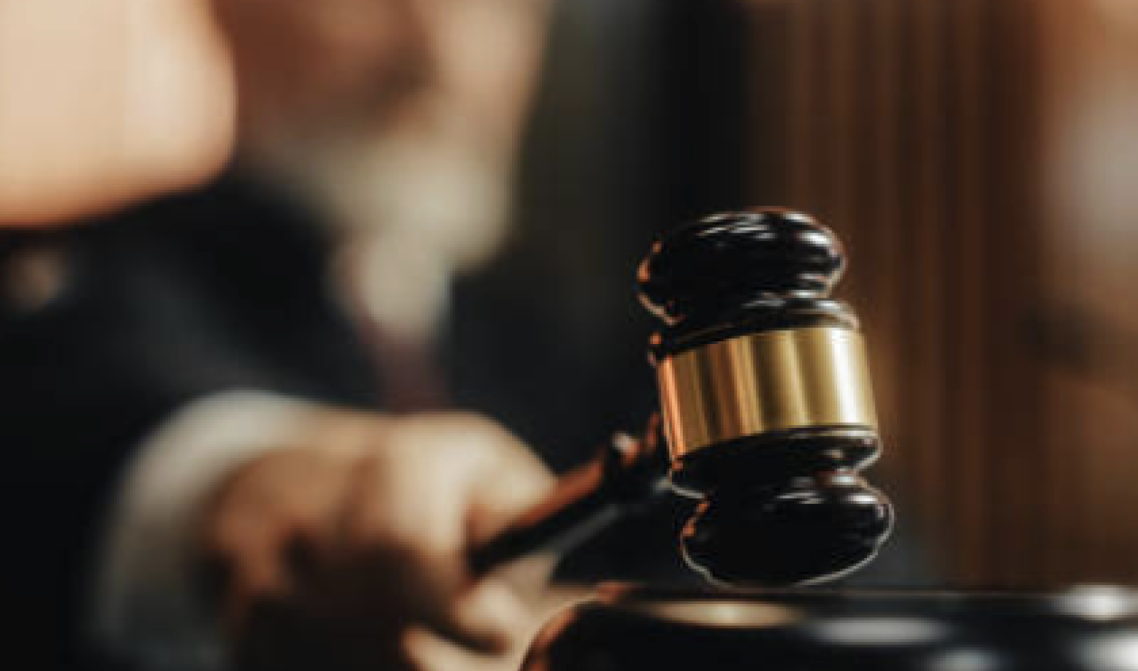 "Niente Coca-Cola o andrete all&rsquo;inferno": madre a processo per maltrattamenti