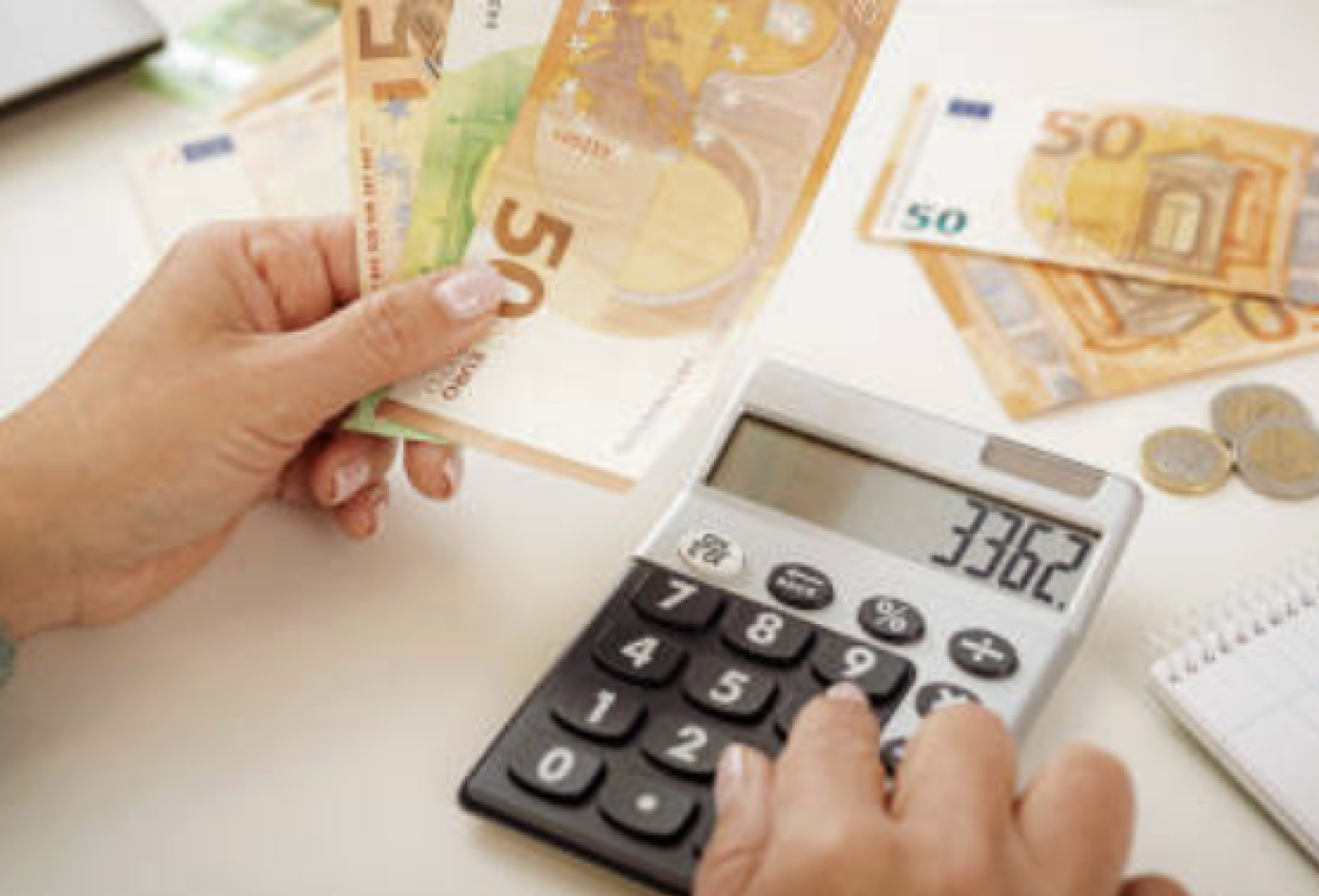 Cos&rsquo;&egrave; la pratica &ldquo;Illudi e deludi&rdquo; nelle bollette luce e gas