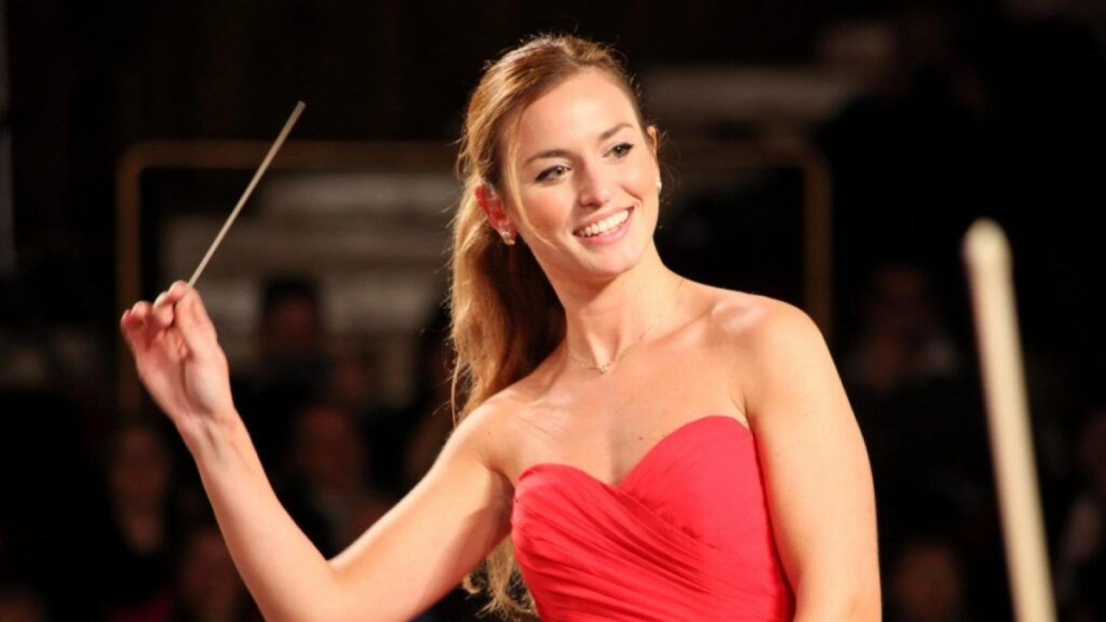 Gianna Fratta su Beatrice Venezi: "Va chiamata Maestra"