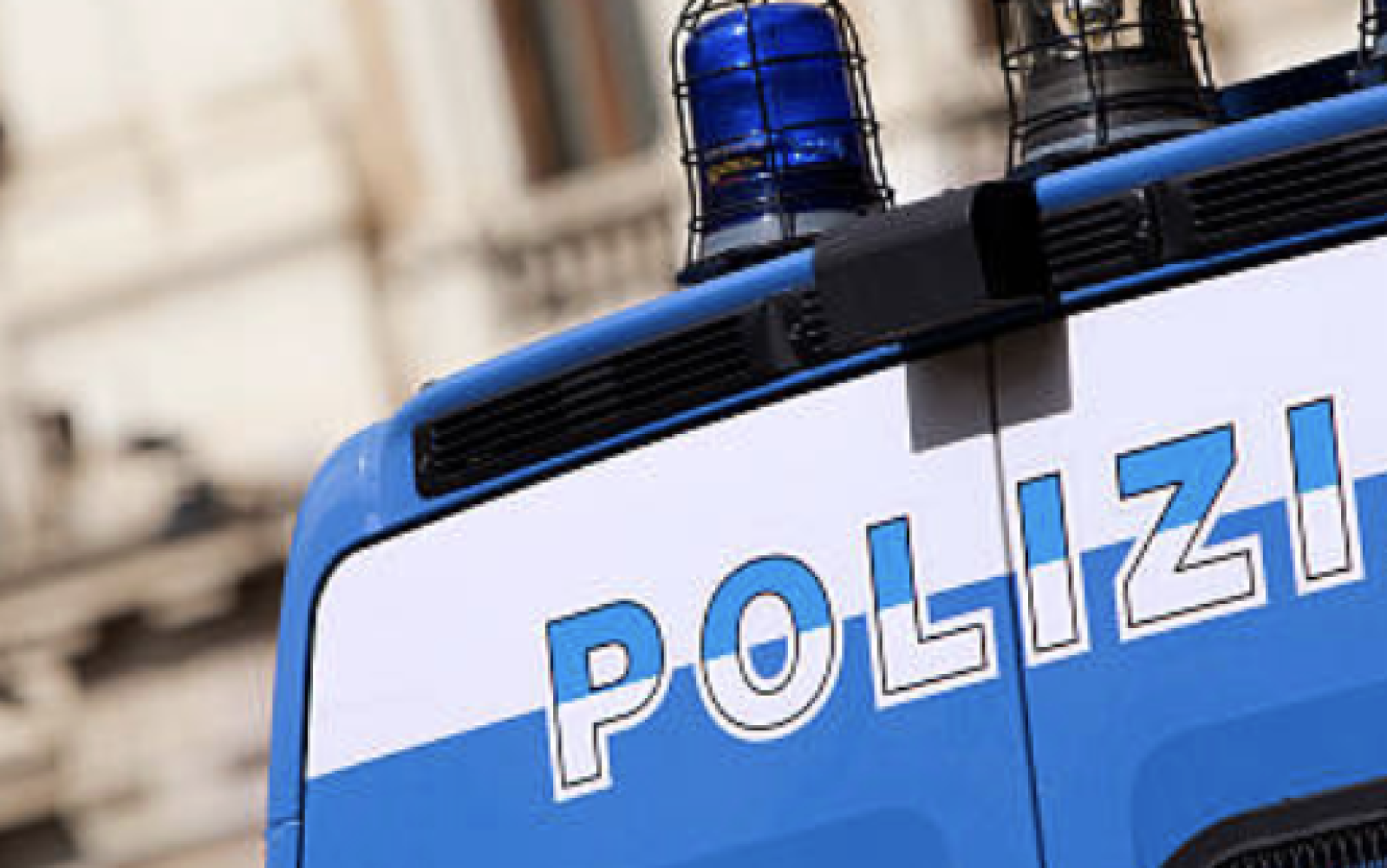 Schiaffo a un poliziotto: offesa di particolare tenuit&agrave;