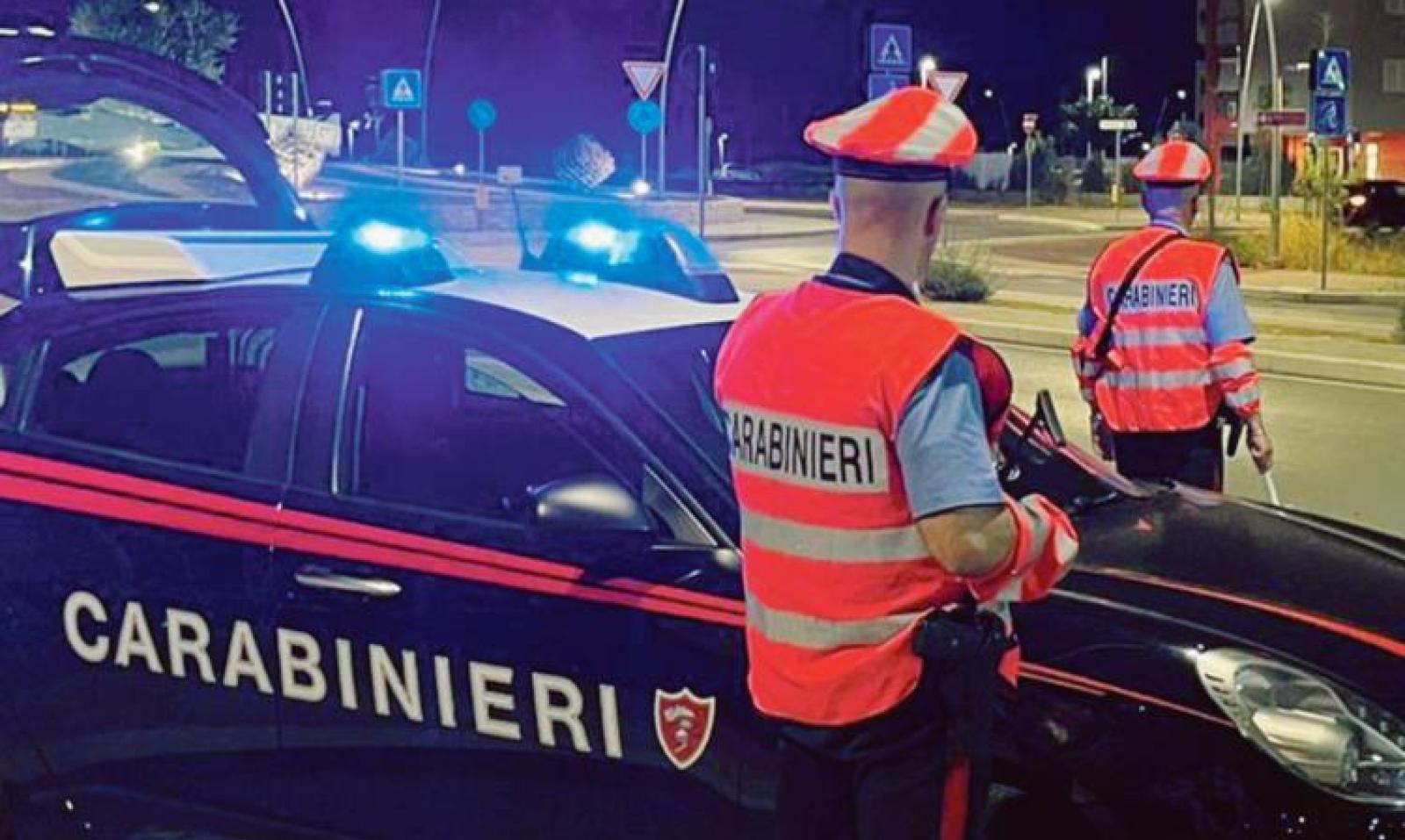 A fari spenti per evitare il controllo