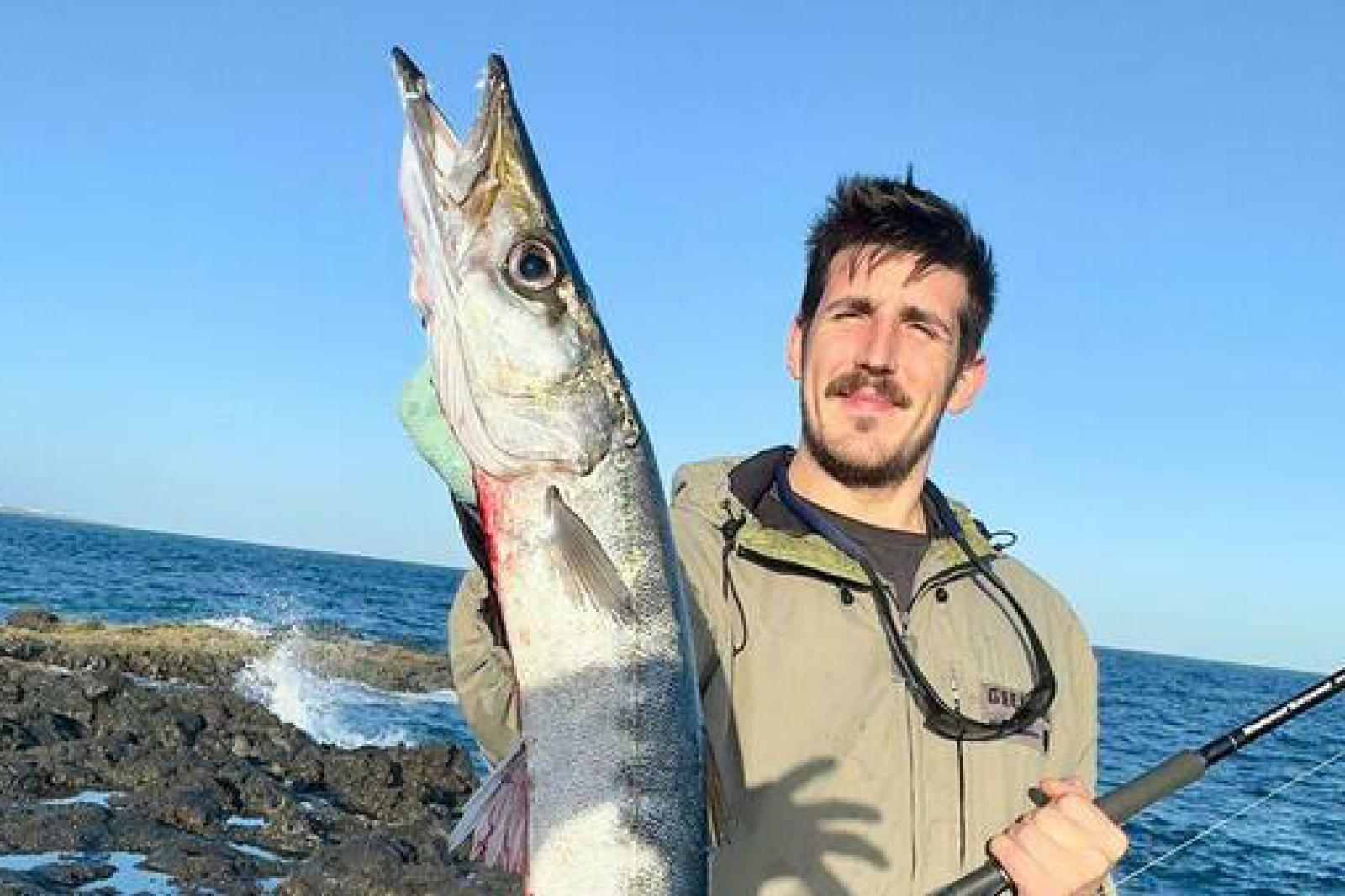 Riccardo ucciso da un'onda assassina