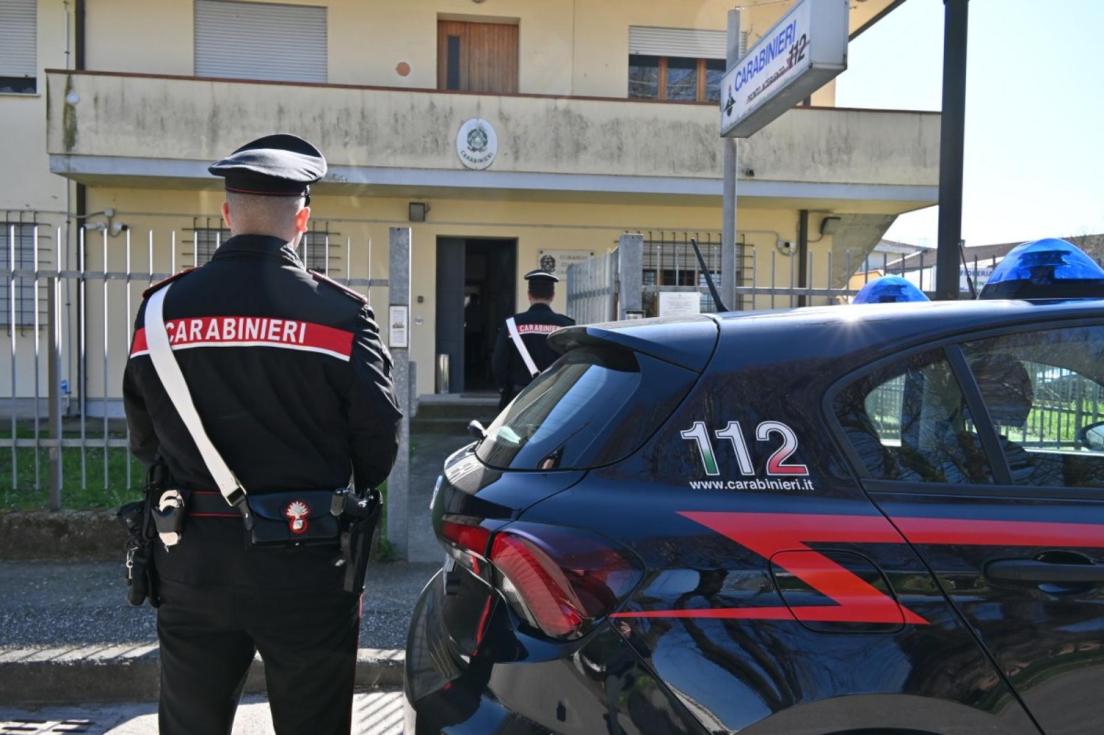 Blitz e sequestri nelle discariche abusive
