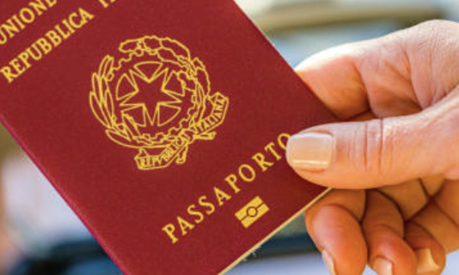 Addio al timbro sul passaporto