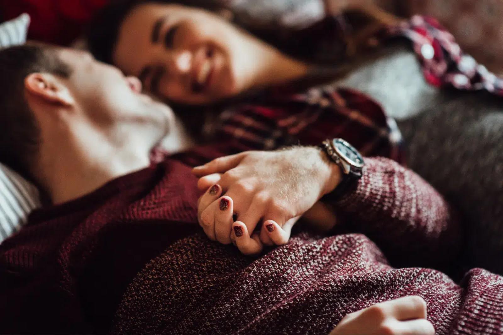 Love bombing, quando l&rsquo;amore travolge e poi sparisce