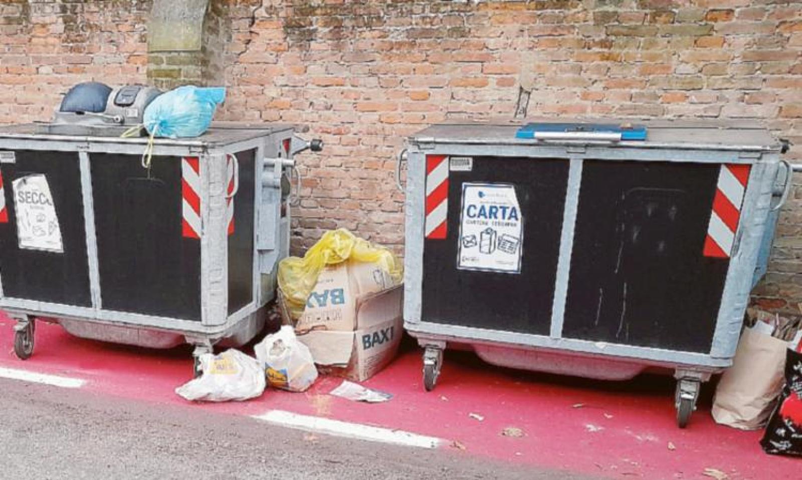 Rifiuti, multe per 6mila euro