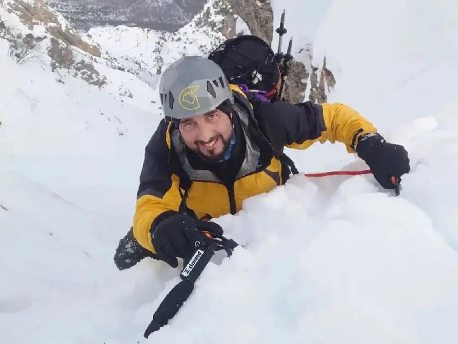 Travolto da una slavina, muore uno scialpinista