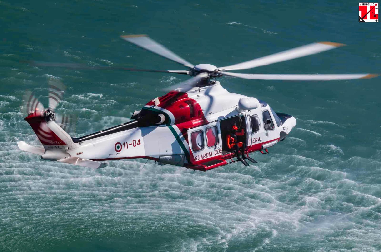 Pescatore scomparso, barca trovata rovesciata