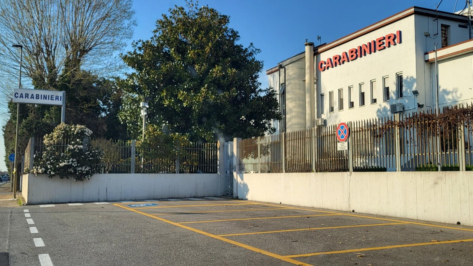 Rapina una donna per strada: preso