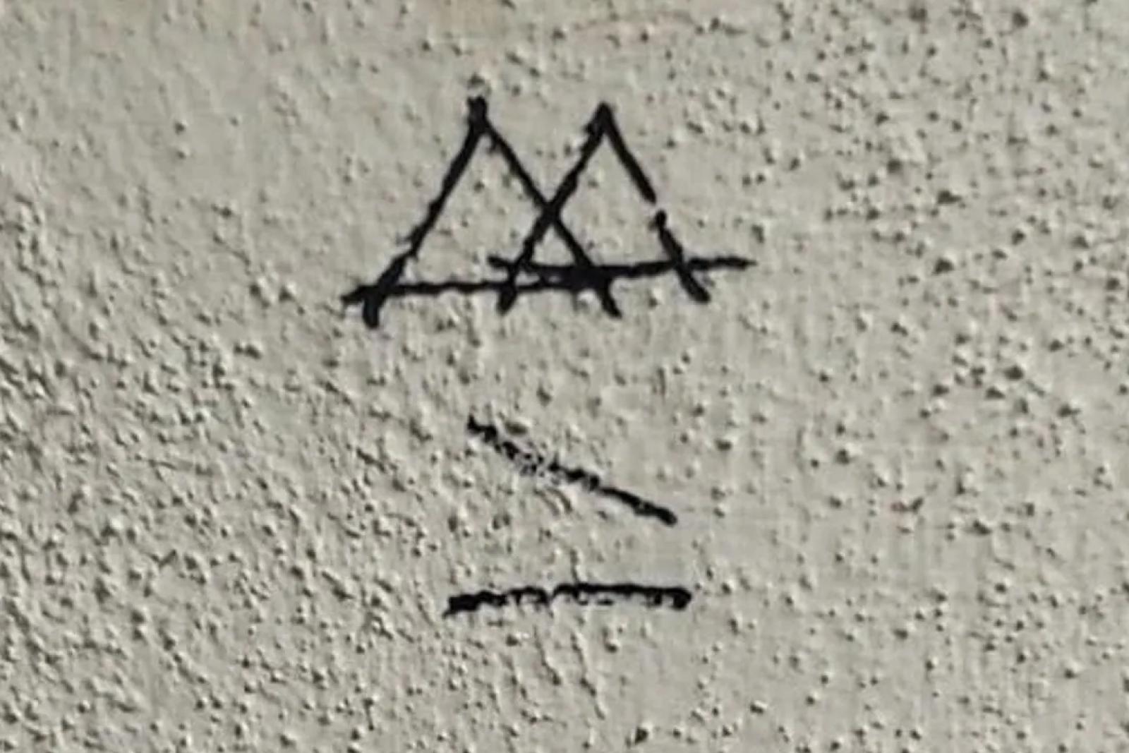 Misteriosi segni sui muri, &egrave; allarme ladri