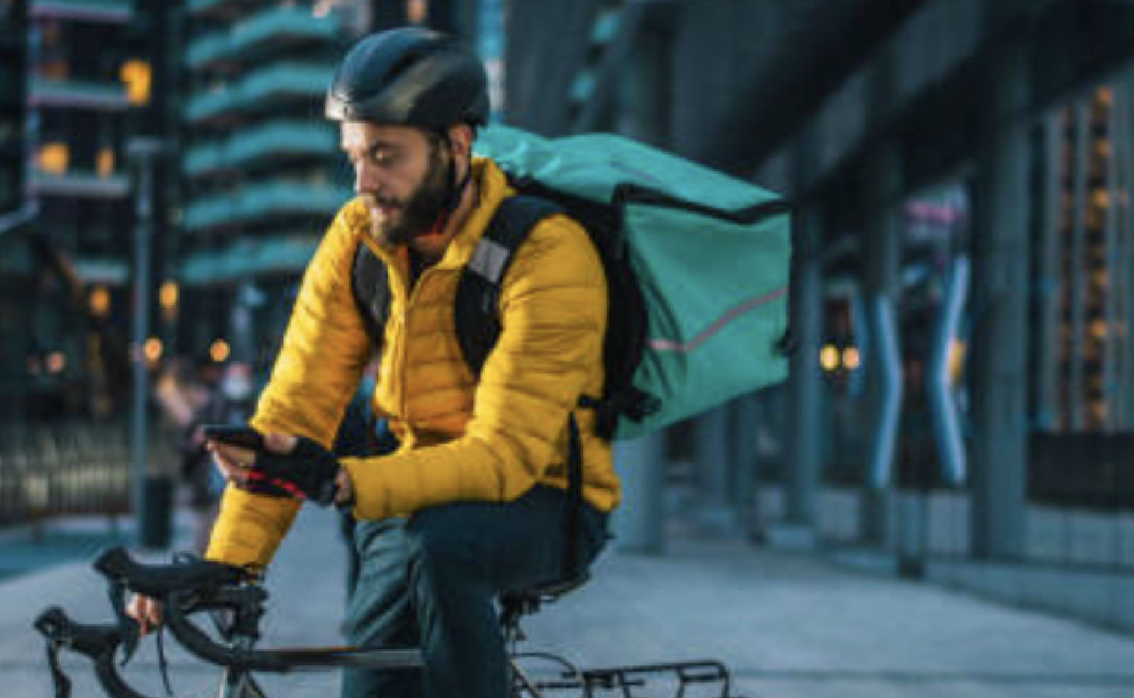 Rider e paghe minime: amministrazione giudiziaria per Foodinho-Glovo