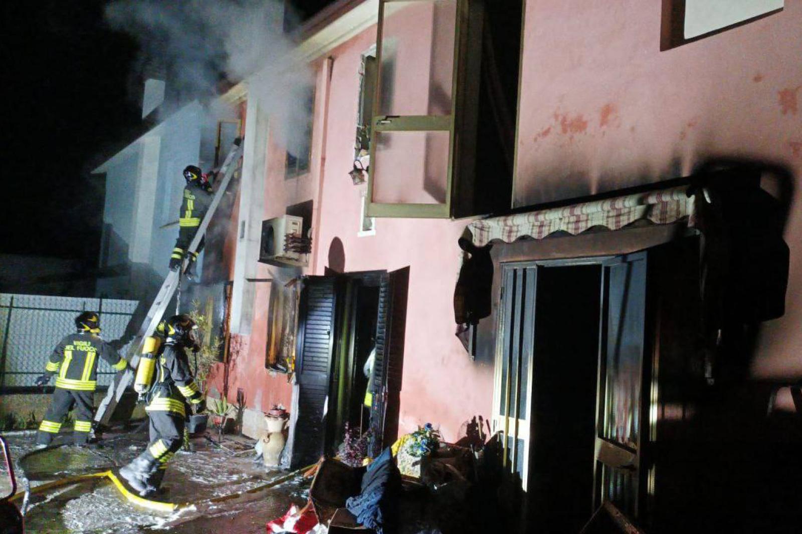 Fiamme e tragedia, due morti