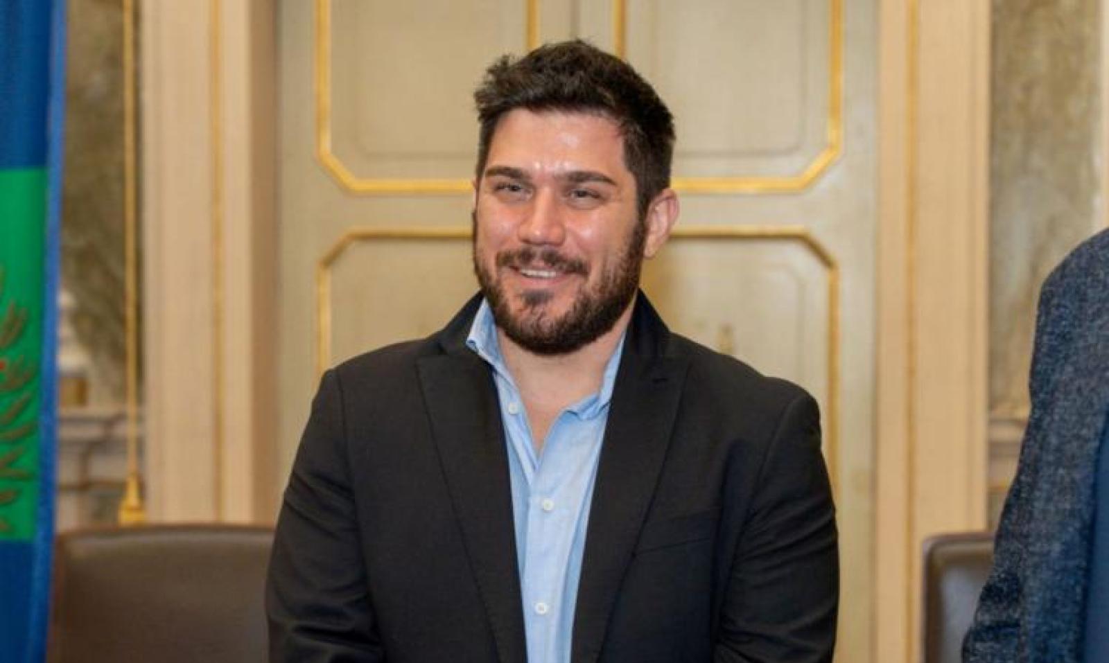 &ldquo;Una scultura entro tre mesi&rdquo;