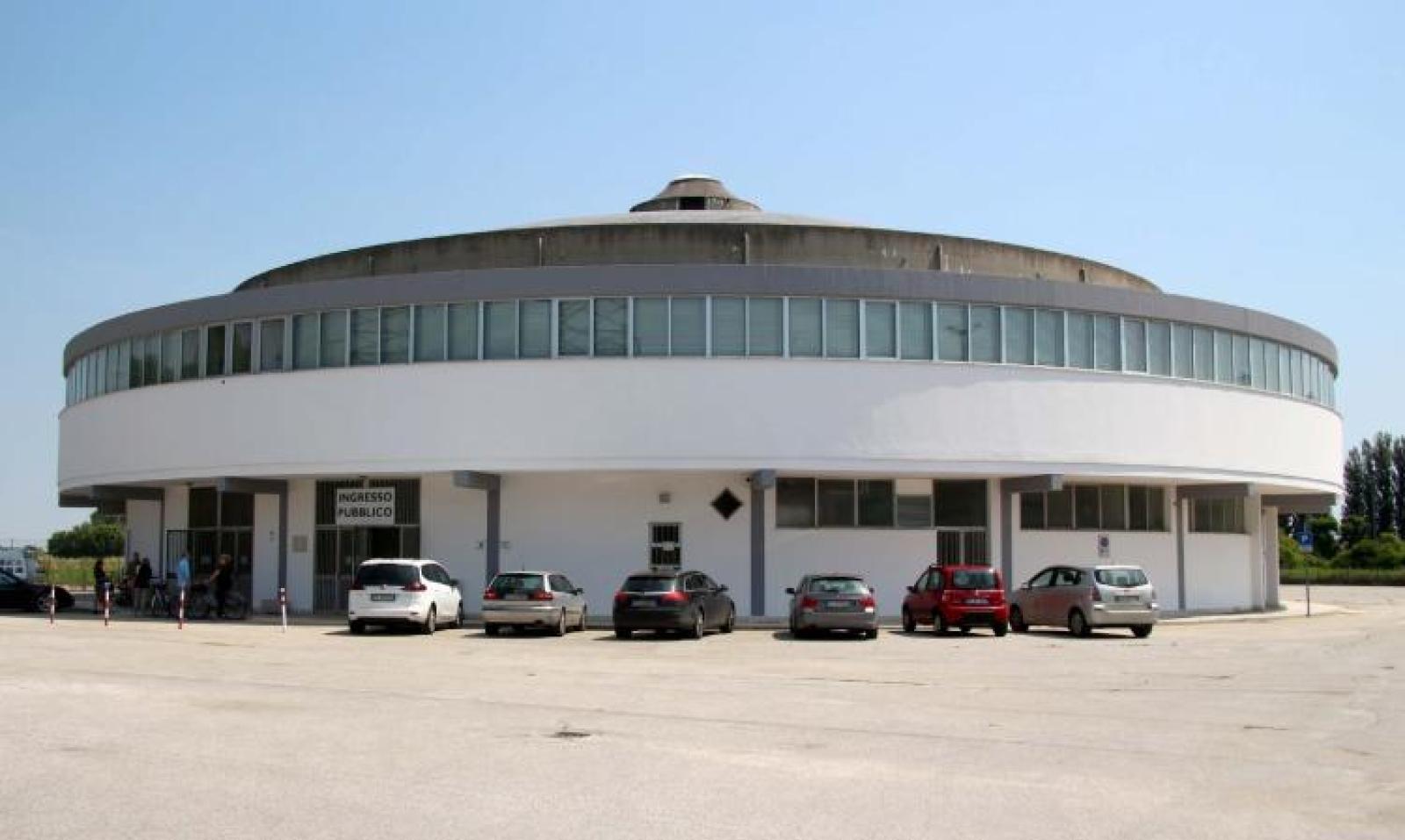 Lavori in corso, palasport chiuso