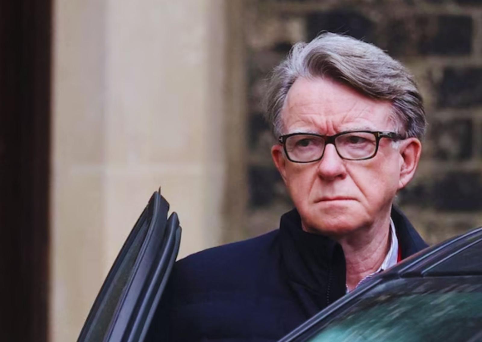 Clinton respinge le accuse