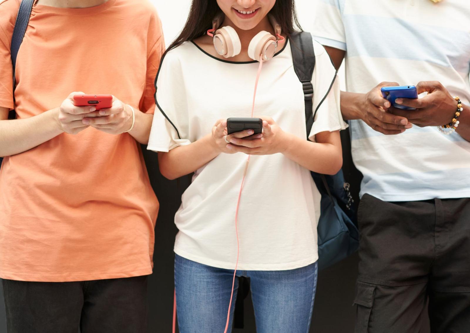 Se tuo figlio vuole farsi male, Instagram ti avverte