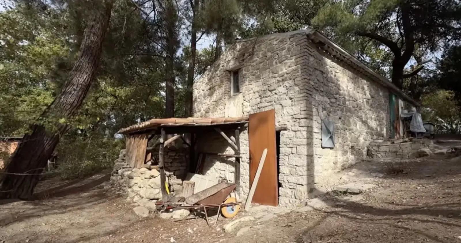 Famiglia del bosco, affitto pagato fino alla maggiore et&agrave; dei figli