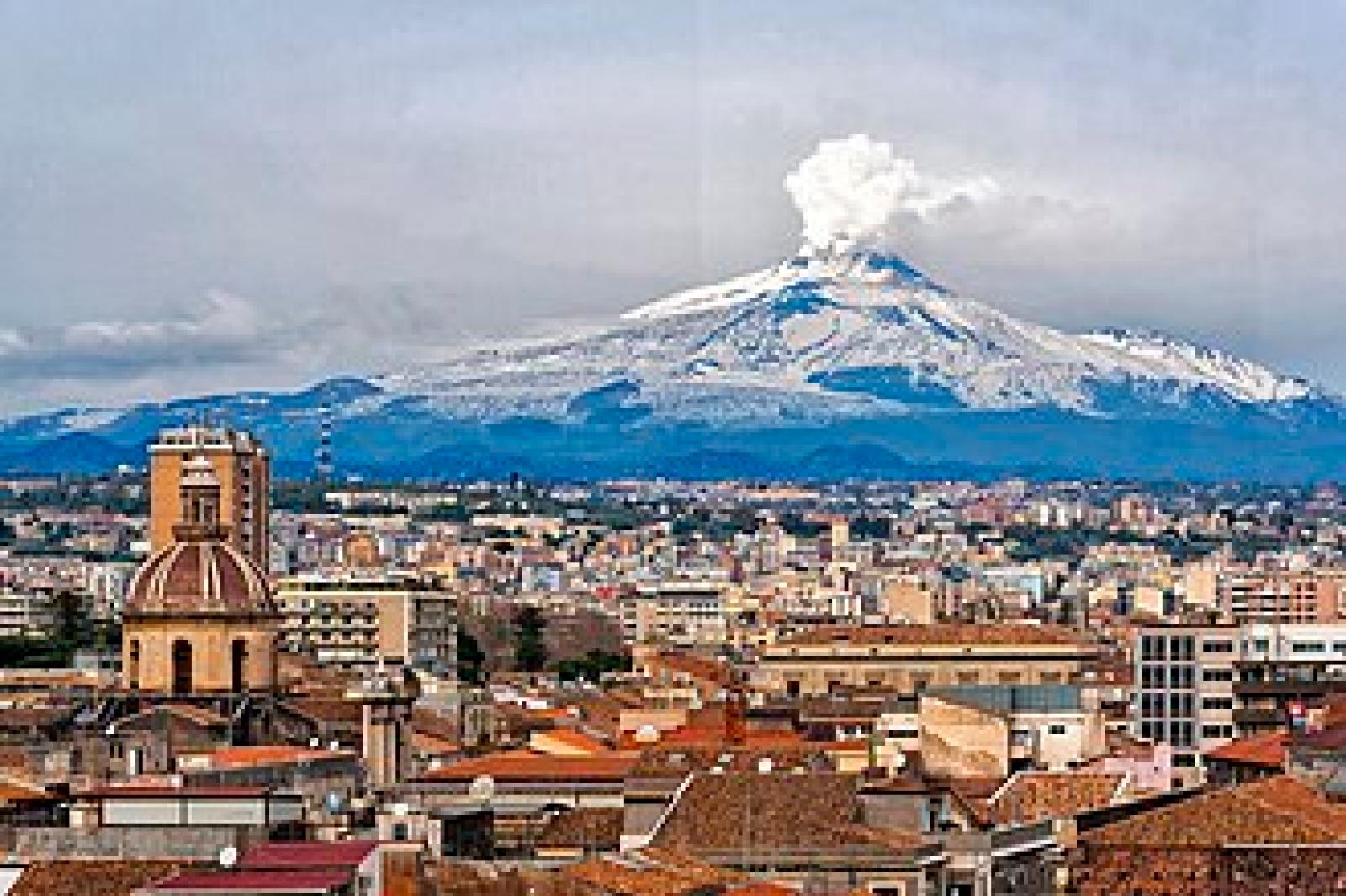 Terremoto a Catania, scossa di magnitudo 4.5 sull&rsquo;Etna