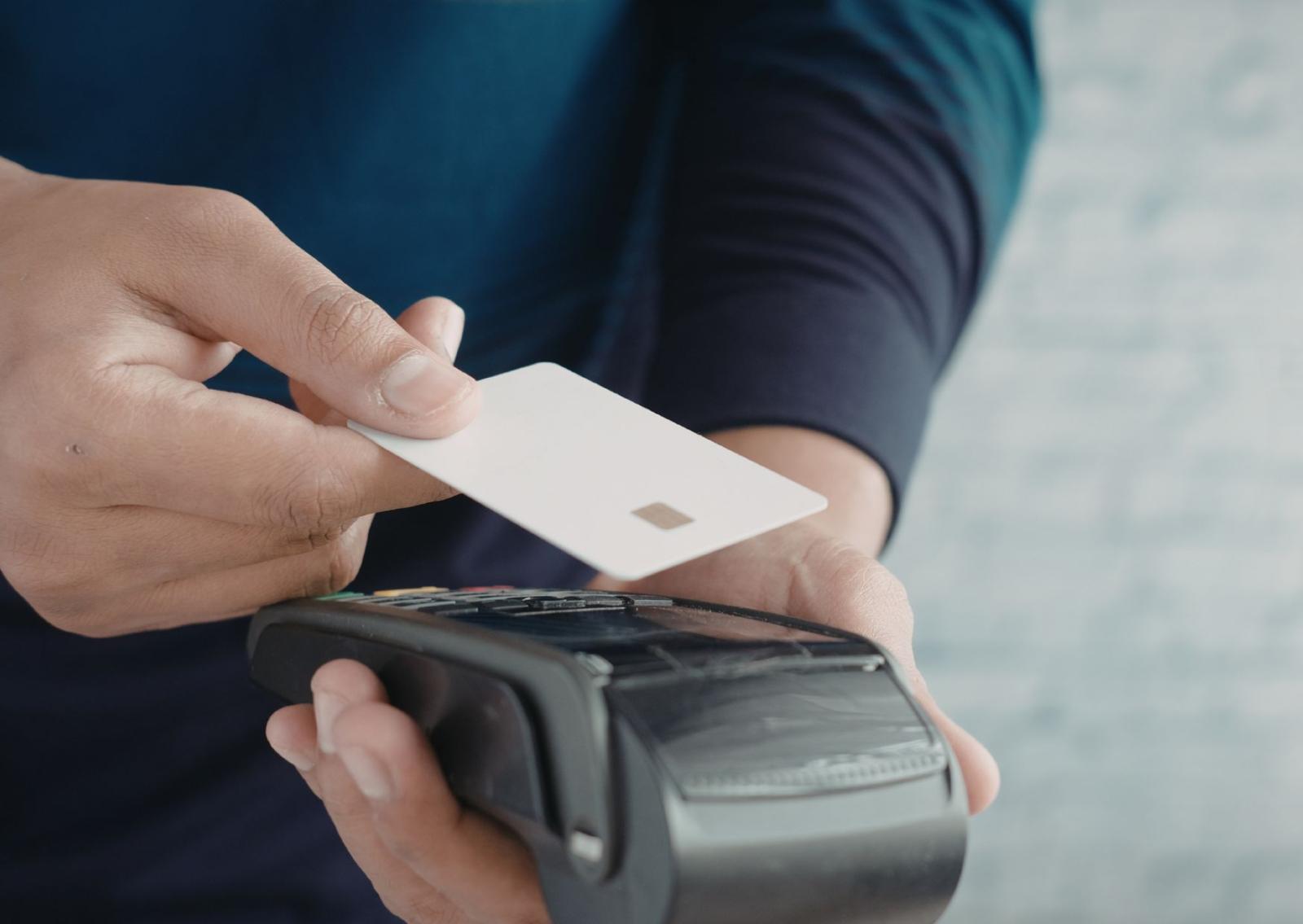 Scattano i controlli su Pos e registratori