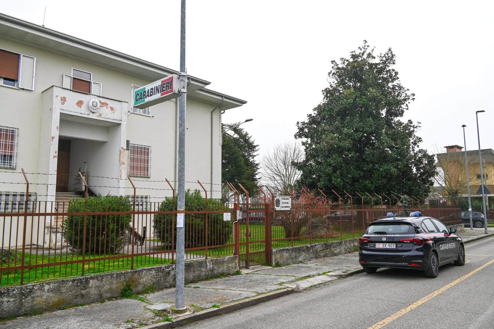 Sotto il letto, mezzo chilo di marijuana: arrestato