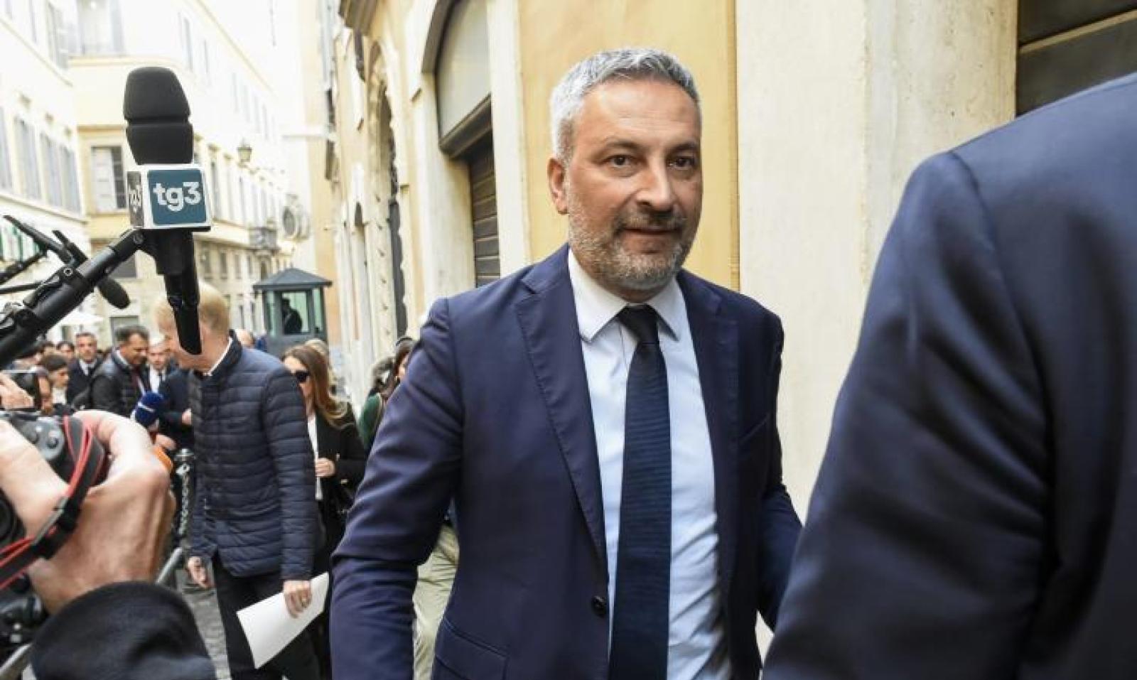 C&rsquo;&egrave; Speranzon contro le divisioni