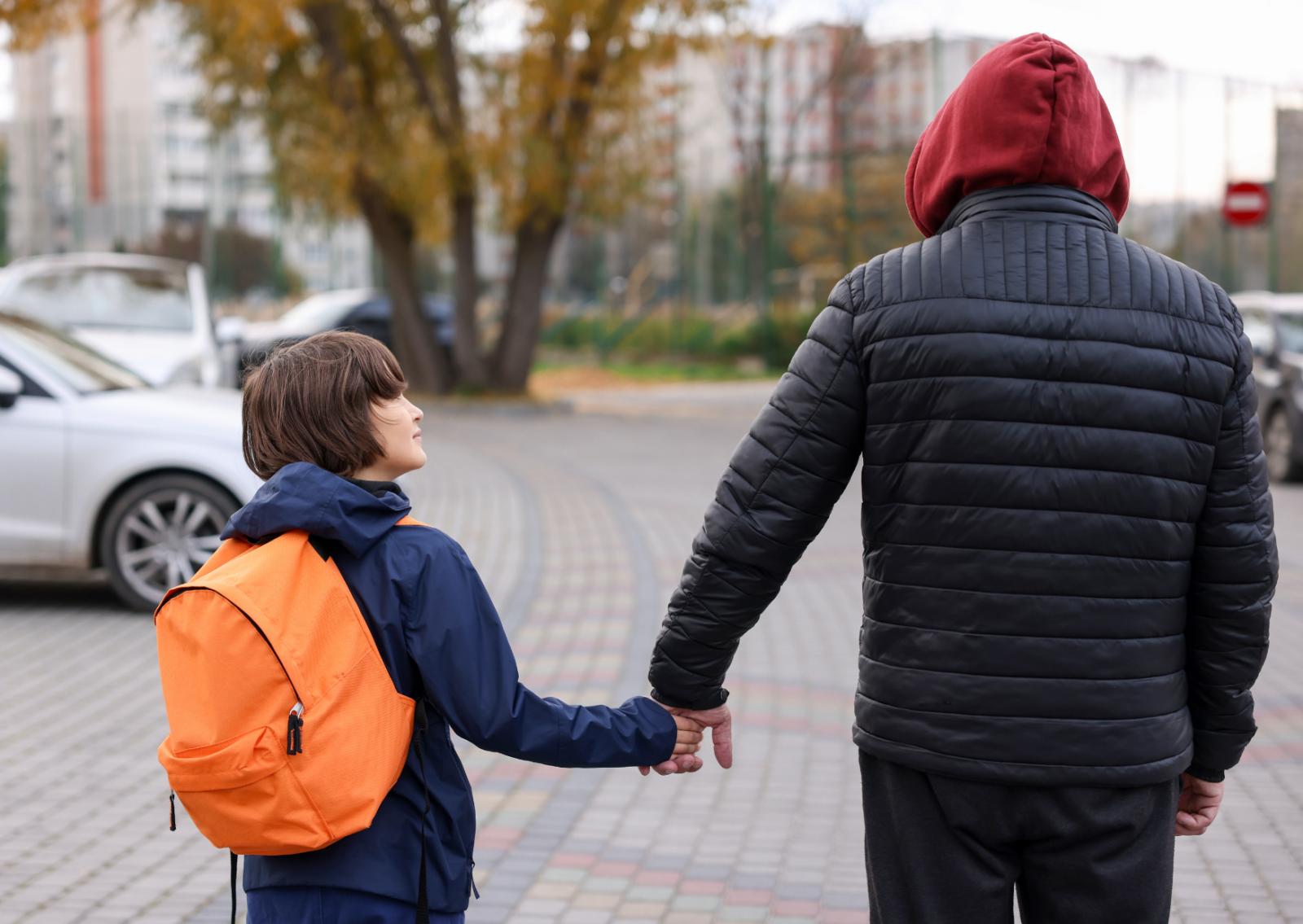 Finto pap&agrave; tenta rapimento, bambino lo smaschera