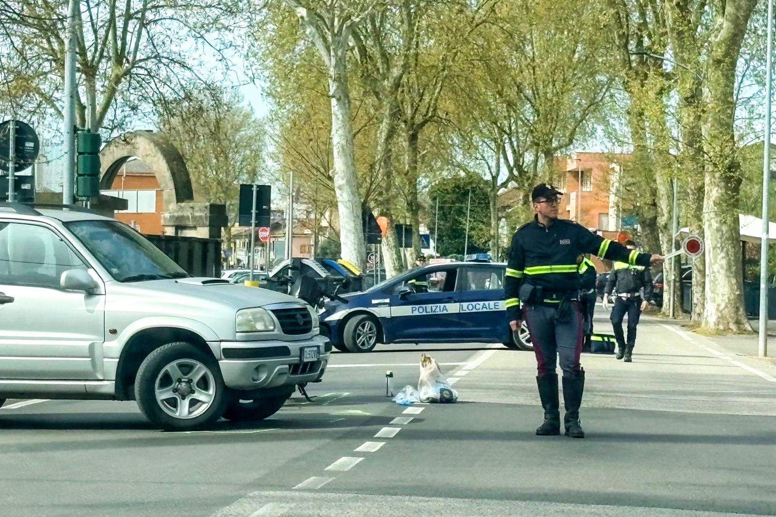 Ancora un incidente in viale Tre Martiri