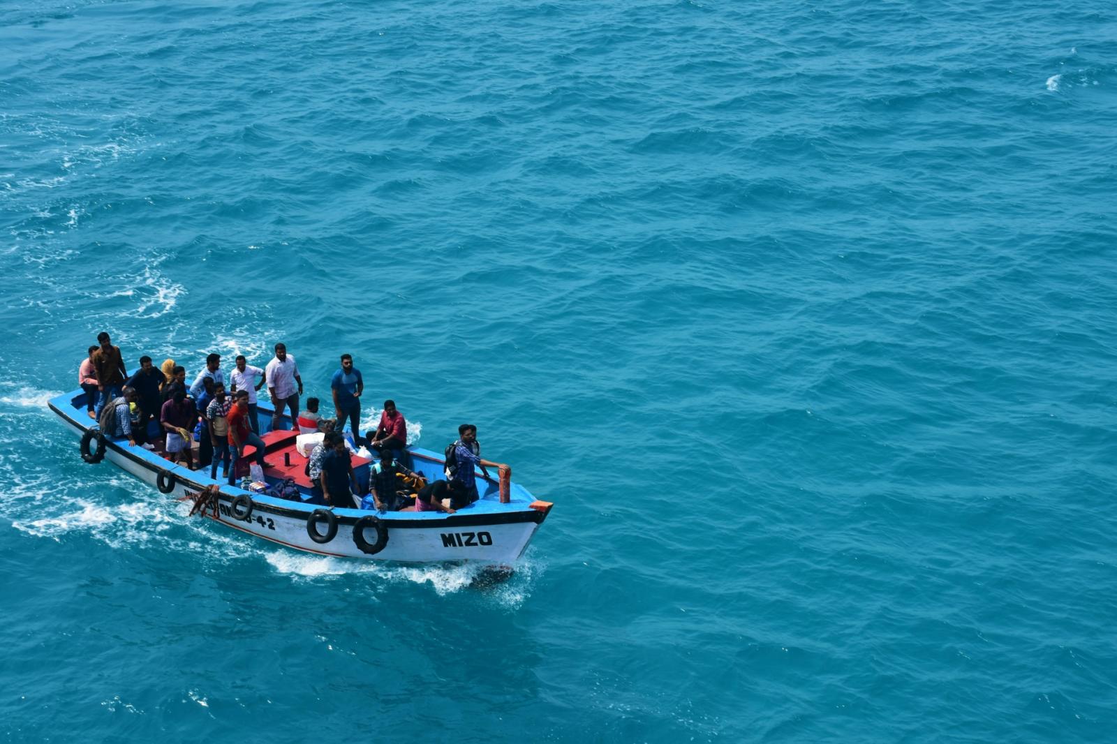 Lampedusa, naufragio nella notte: 19 morti per ipotermia