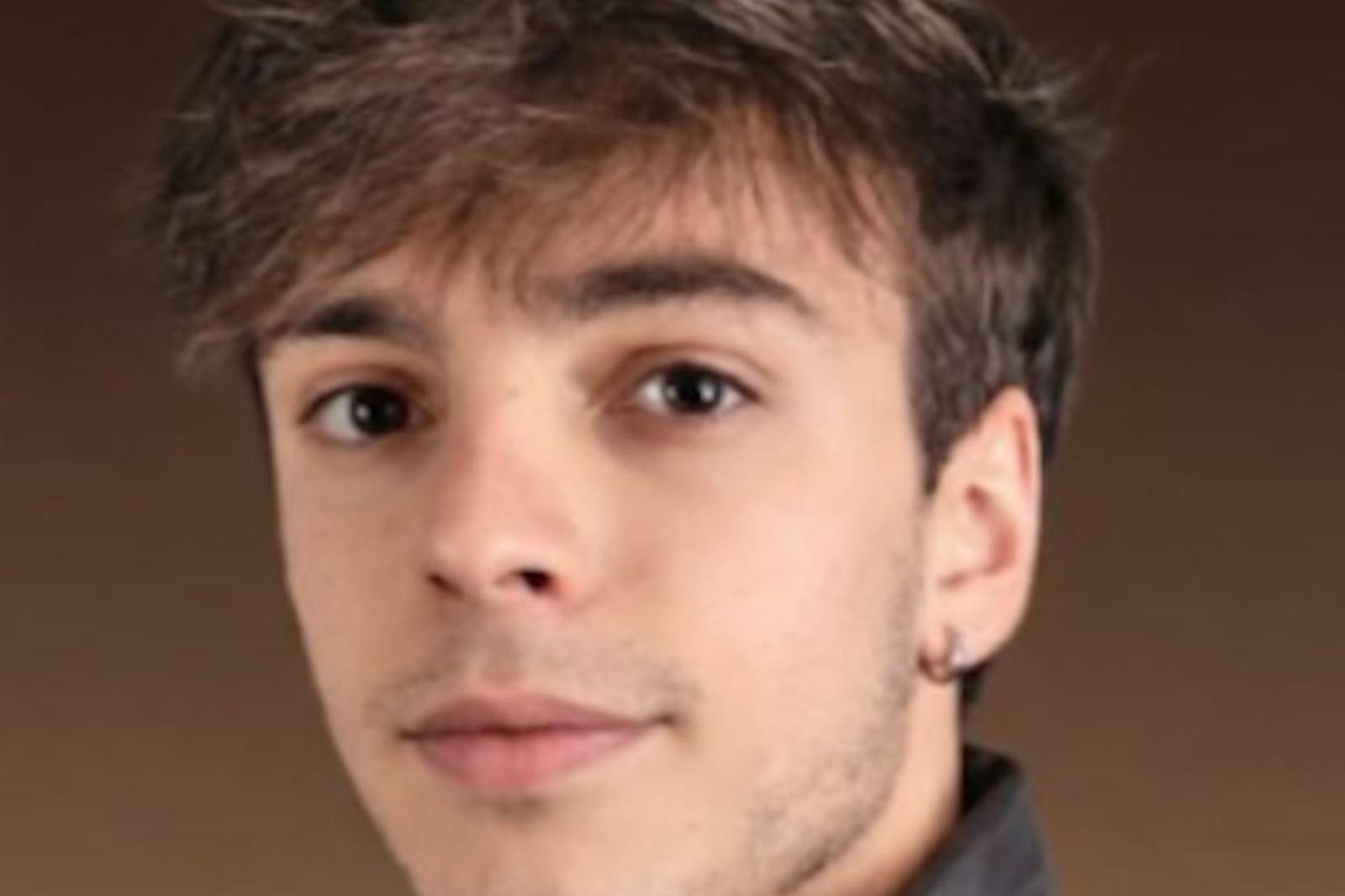 La citt&agrave; in lacrime per Pietro, 24 anni