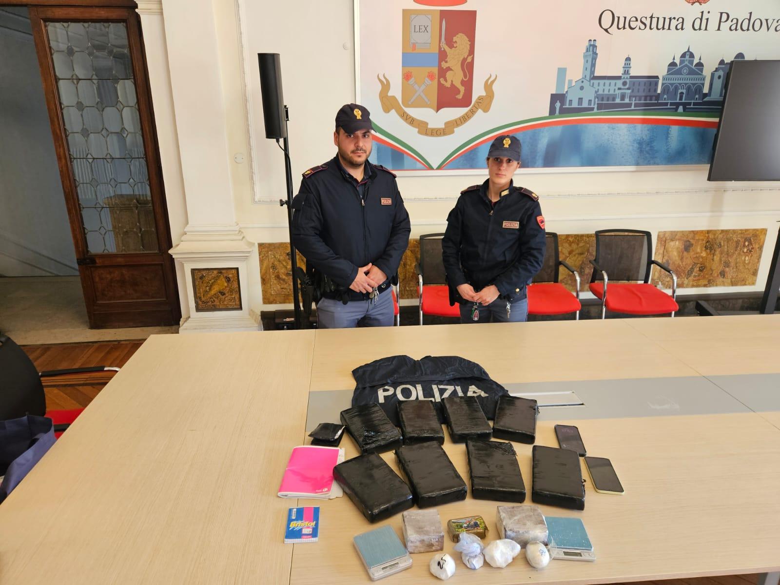 Cocaina nel motore: maxi sequestro da 10 kg di cocaina