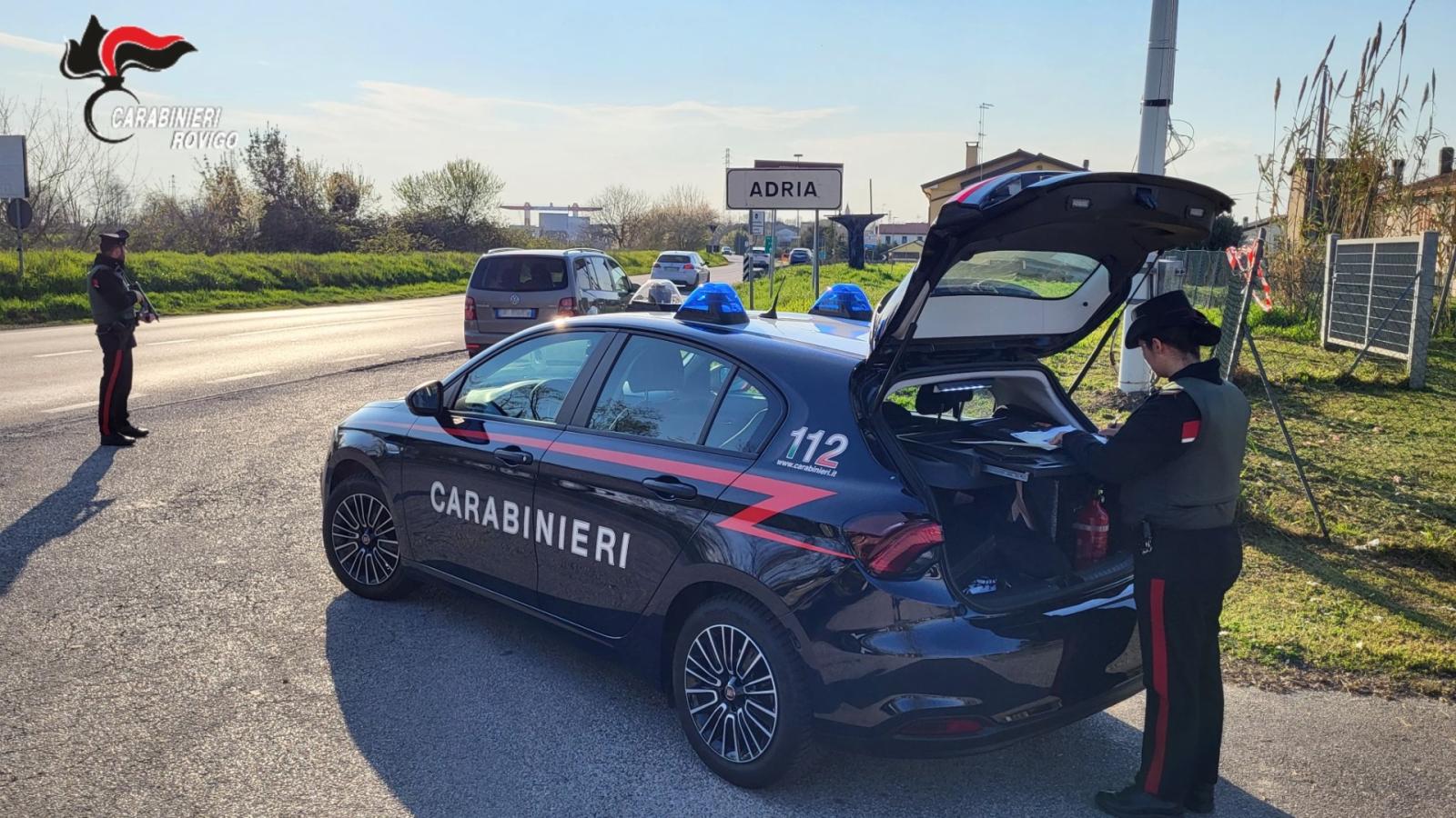 Ubriaco, si schianta contro una casa