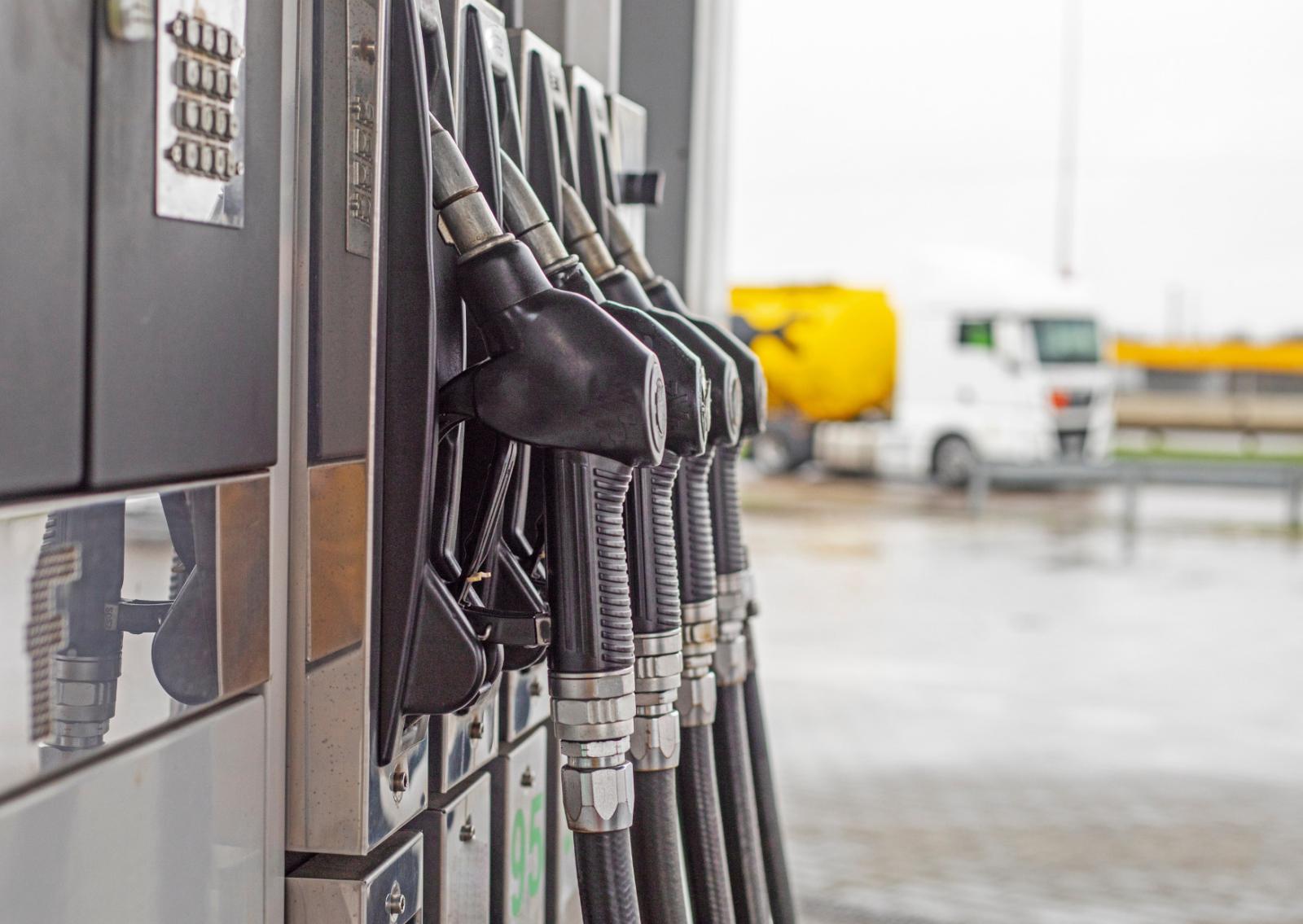 Gasolio alle stelle, autotrasporto in bilico