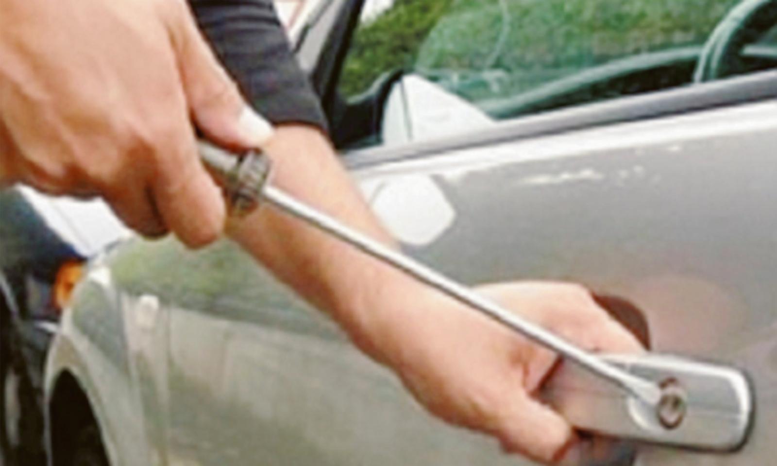 Assalto all&rsquo;automobile davanti alla palestra