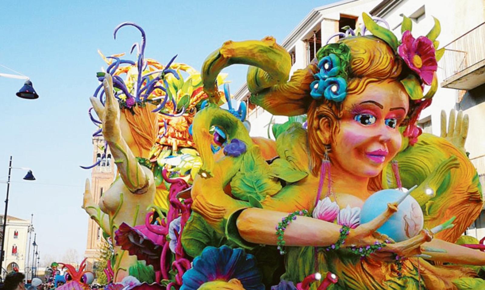 Ci siamo: arrivano i carri allegorici