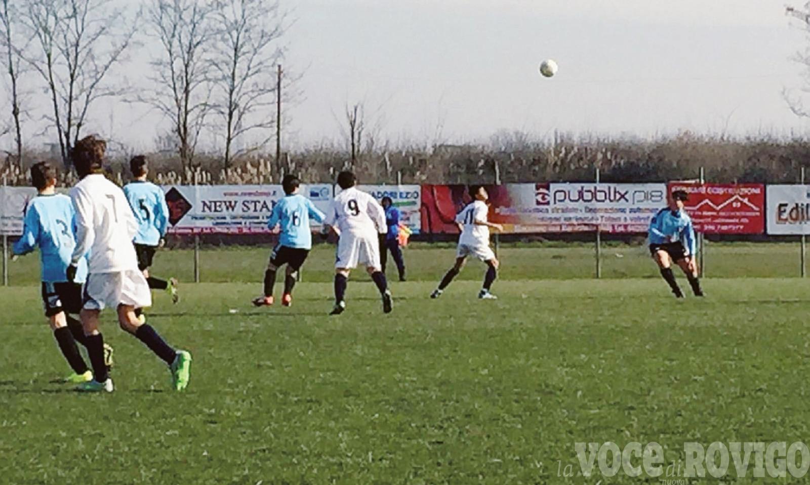 Salta il minuto di raccoglimento alla partita