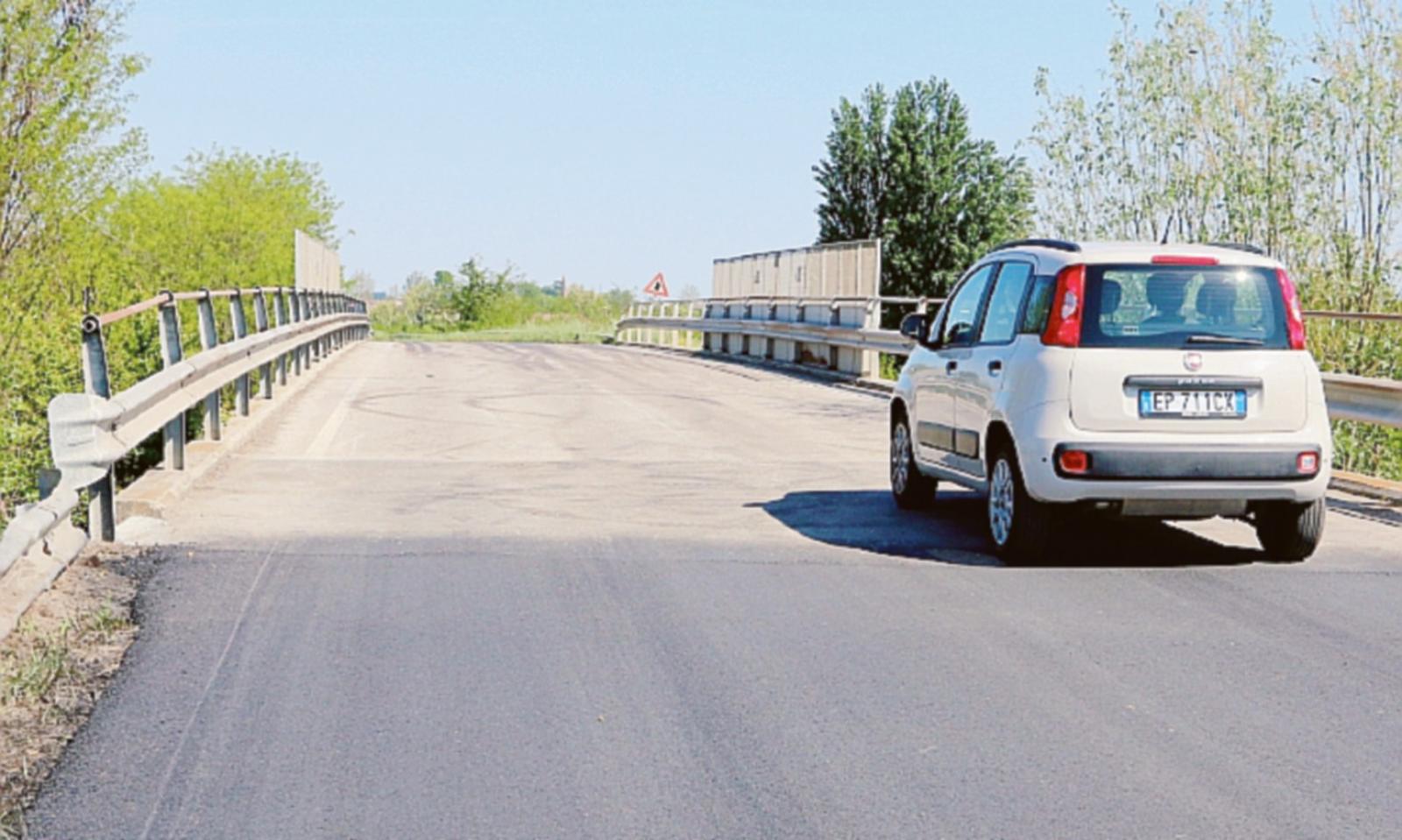 Sistemato il ponte, strada riaperta al traffico