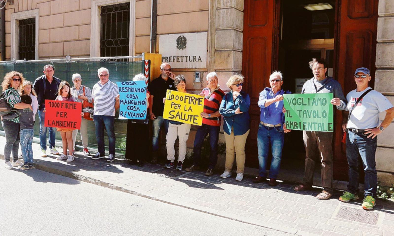 Terre nostre, sit in in Prefettura