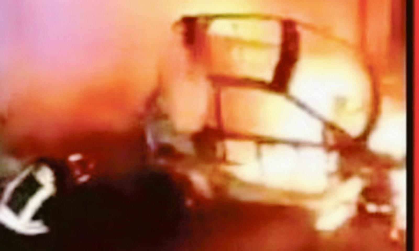 A processo per il rogo delle auto