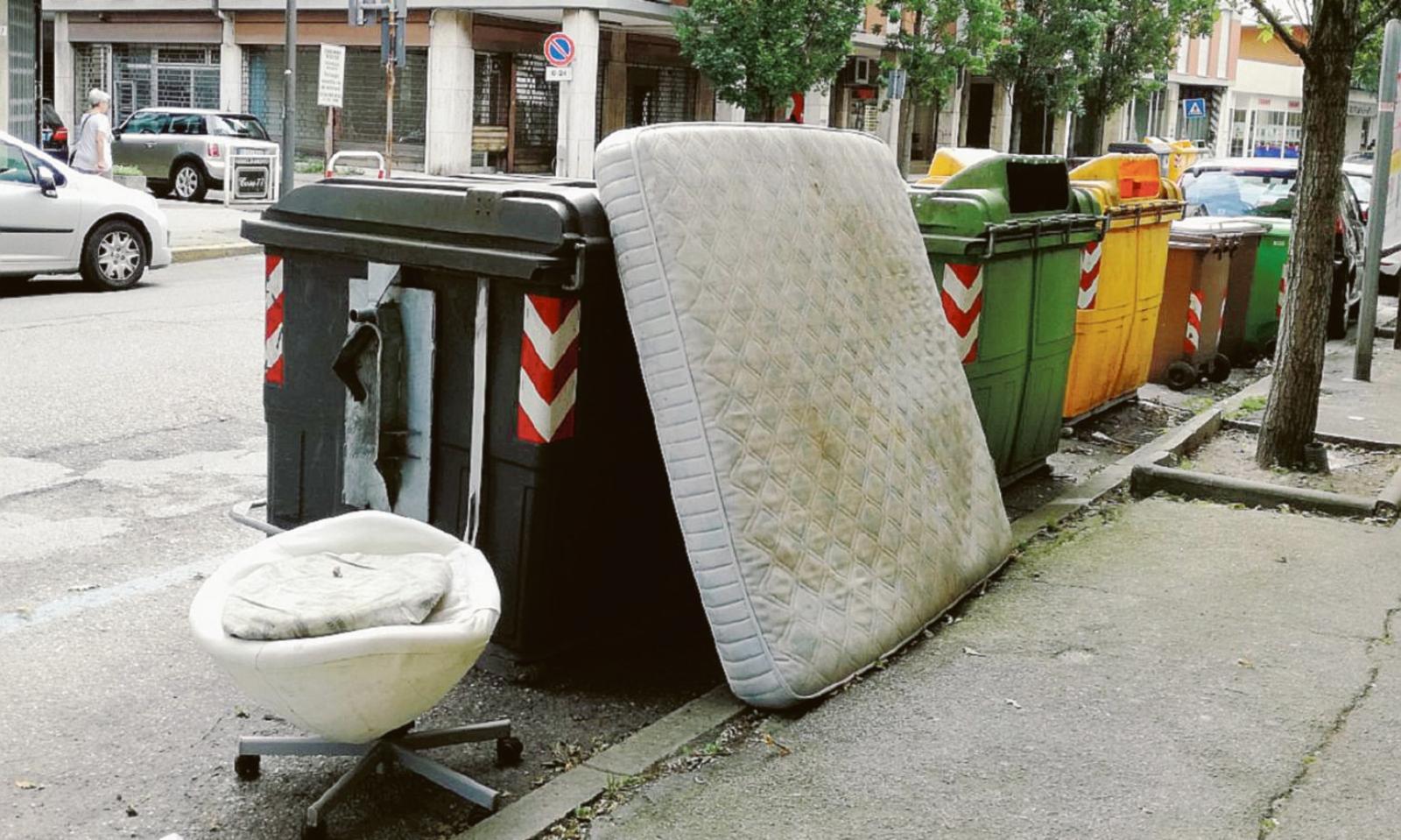Il Corso trasformato in discarica