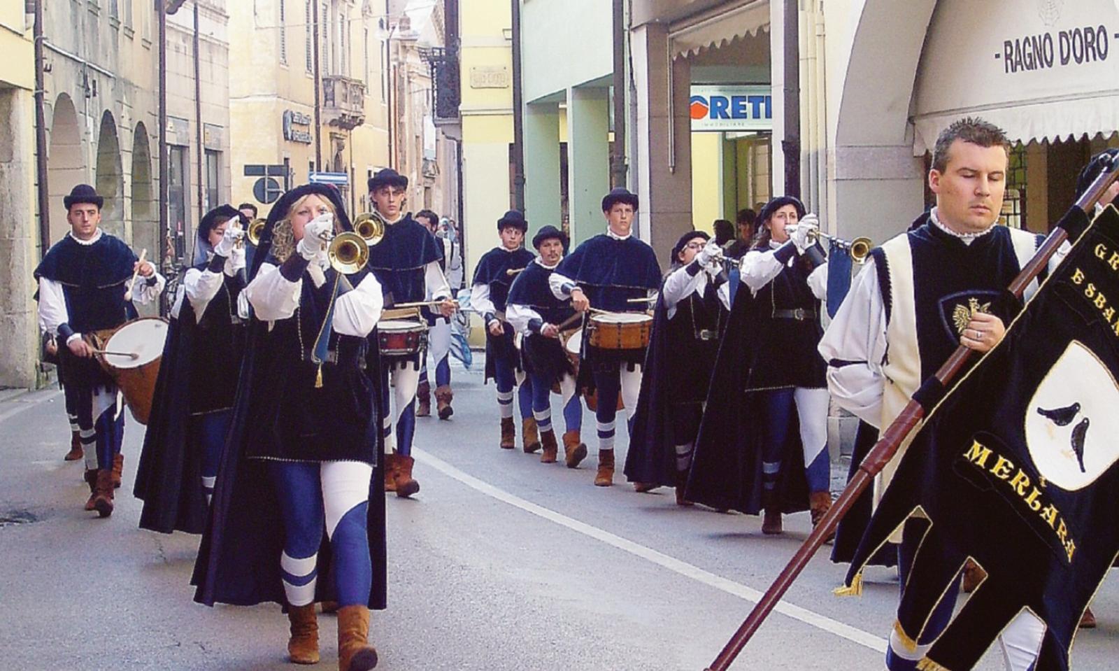 Sfilata storica, il Comune non d&agrave; il patrocinio