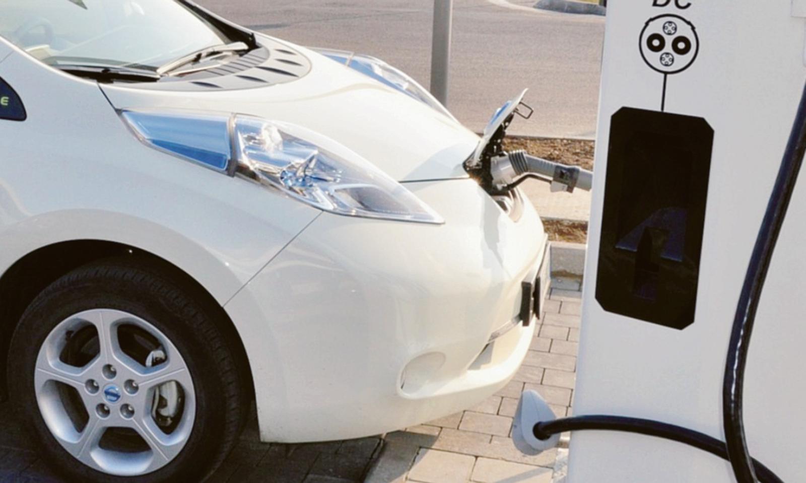 Veicoli elettrici, in arrivo la rete di ricarica