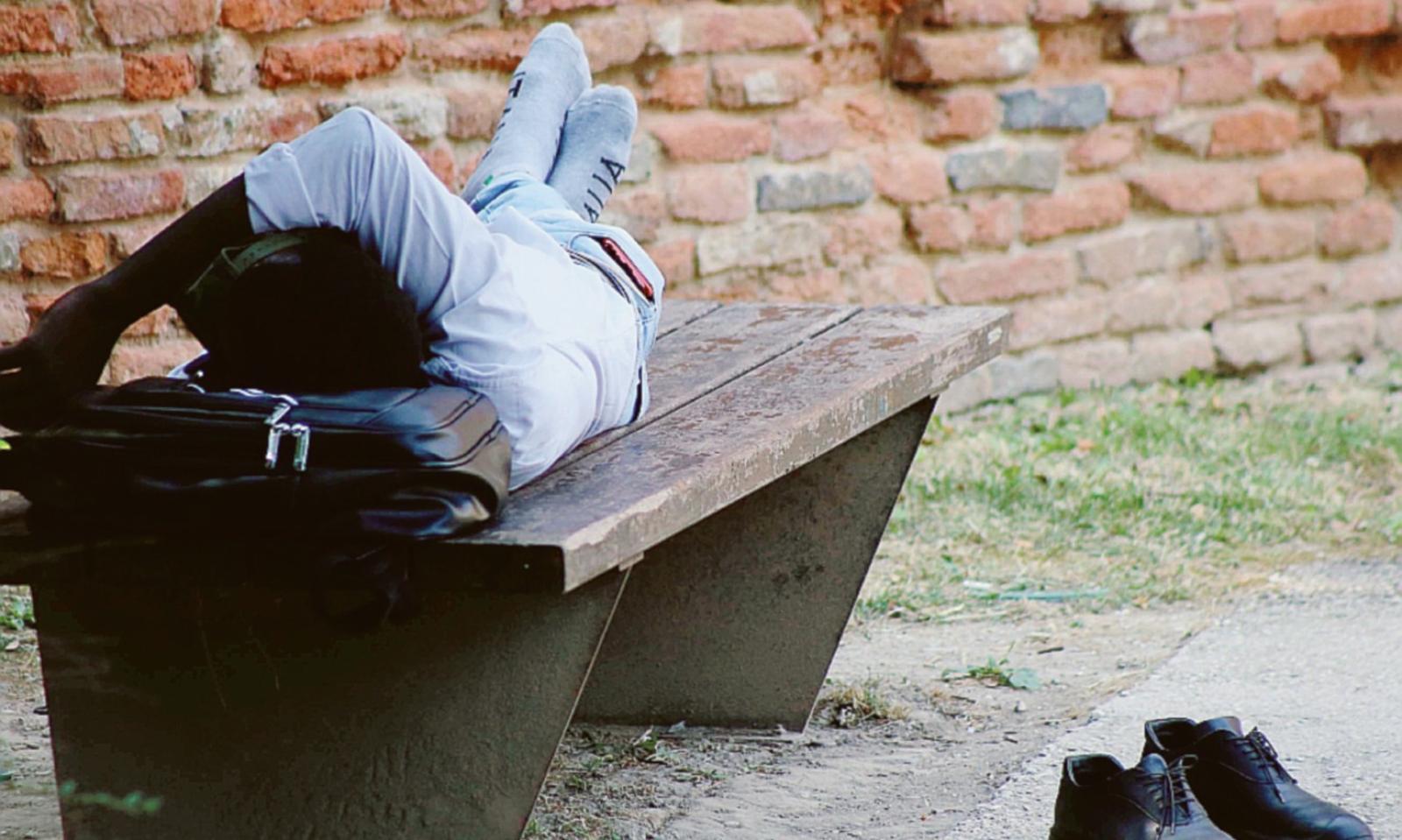 Un dormitorio in pieno giorno