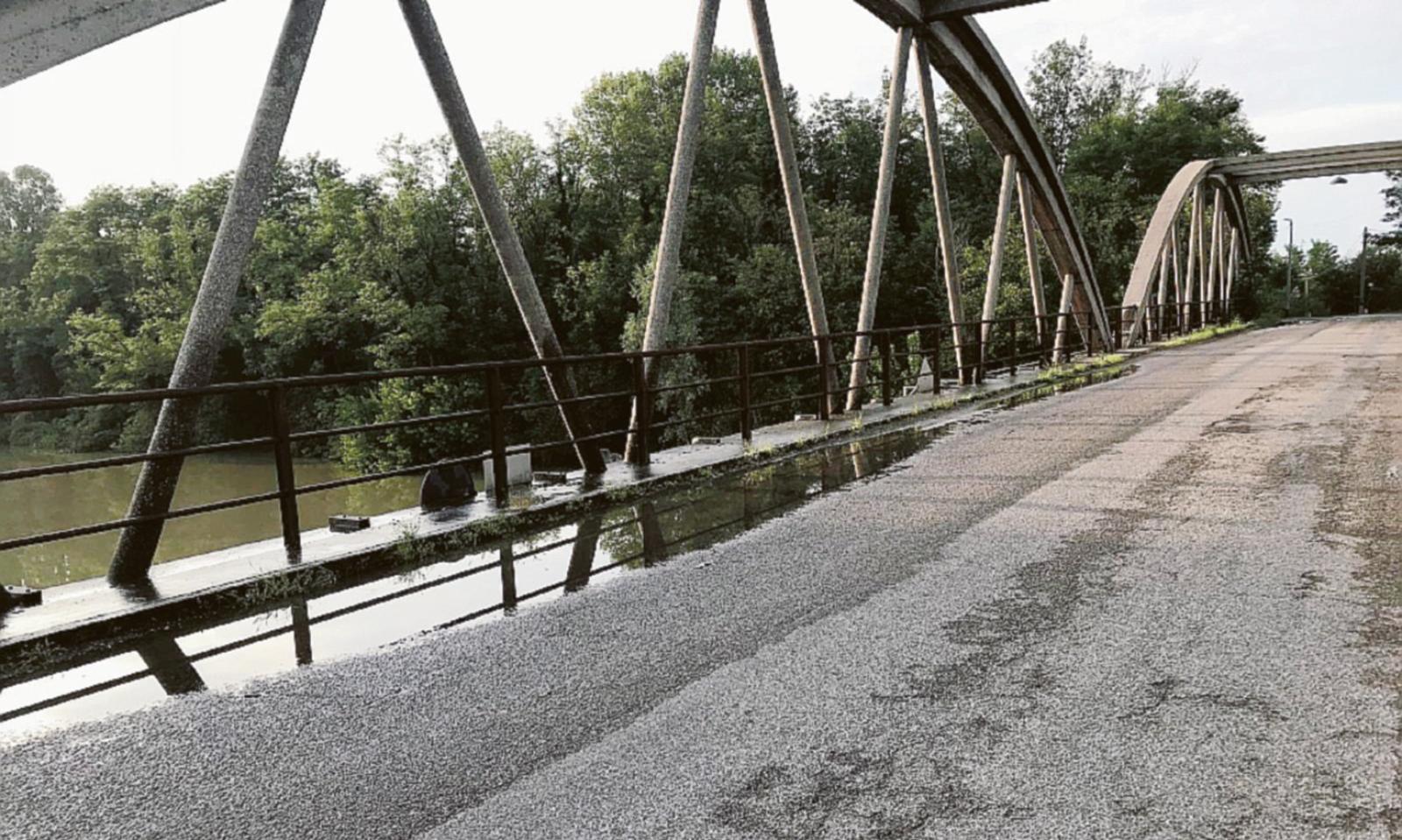 Pal&agrave;, il ponte preoccupa i passanti