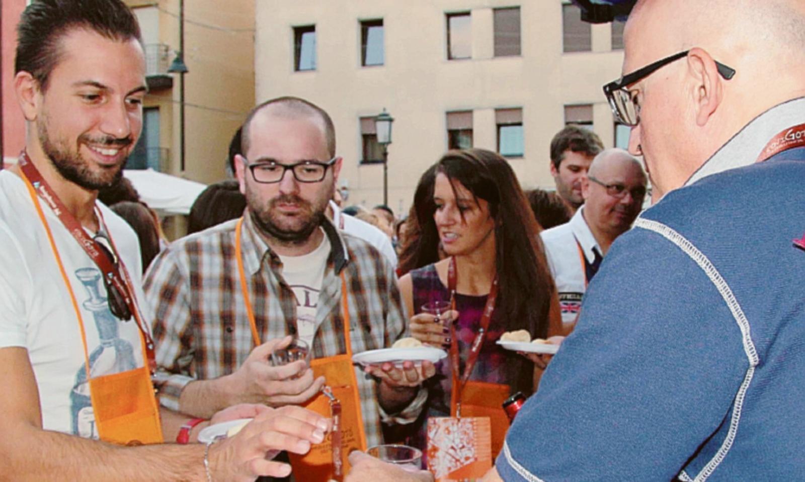 Il grande ritorno del RoviGoto: in 1.300 a spasso per osterie