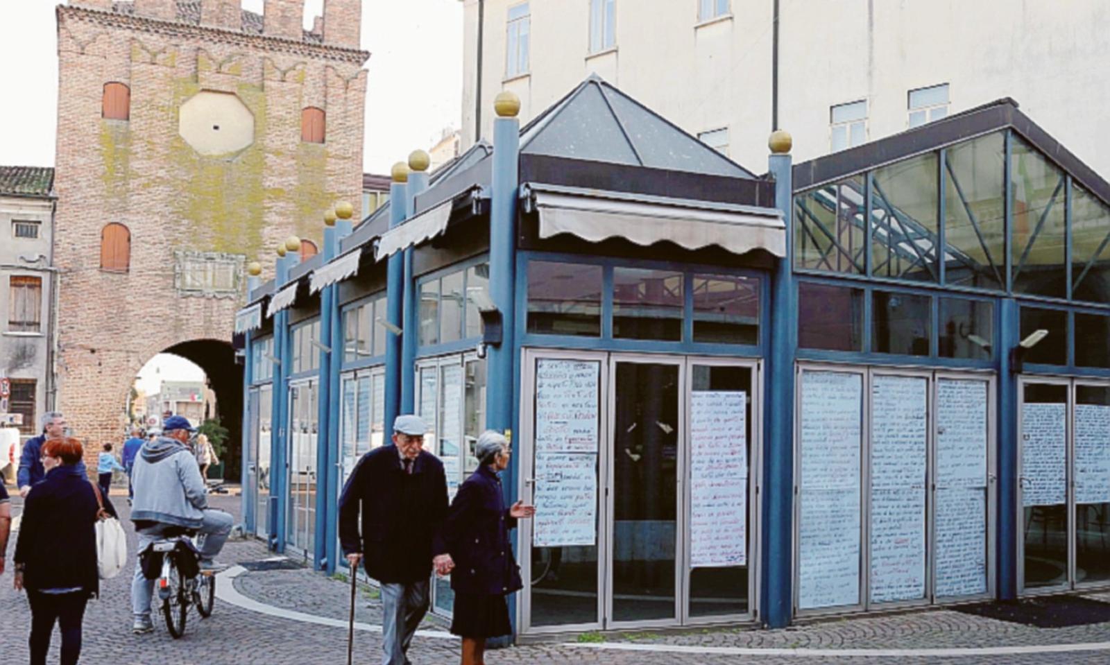 Il sindaco: &ldquo;Solidariet&agrave; al titolare del chiosco confronto in maggioranza per una soluzione&rdquo;