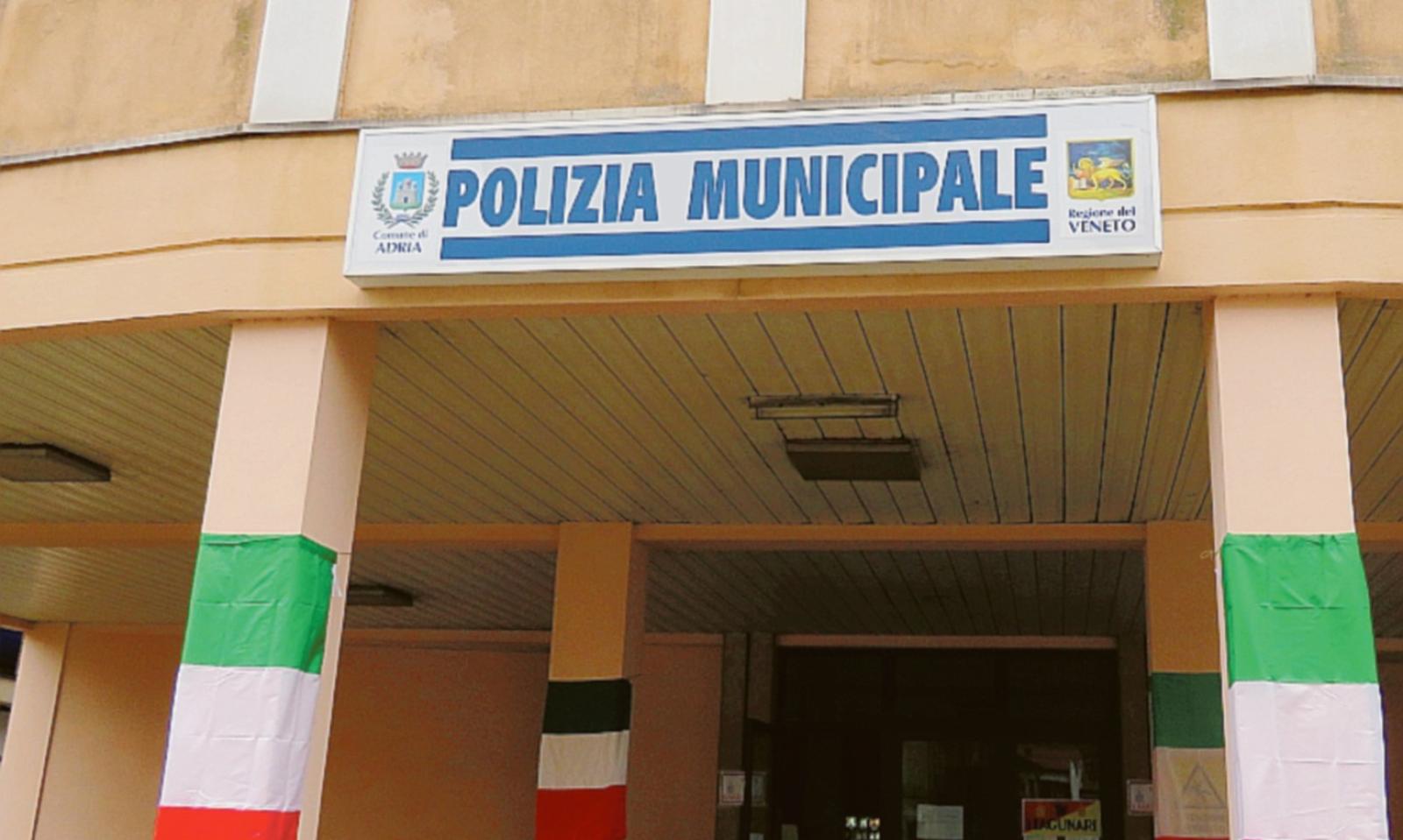 Vigili urbani in servizio serale