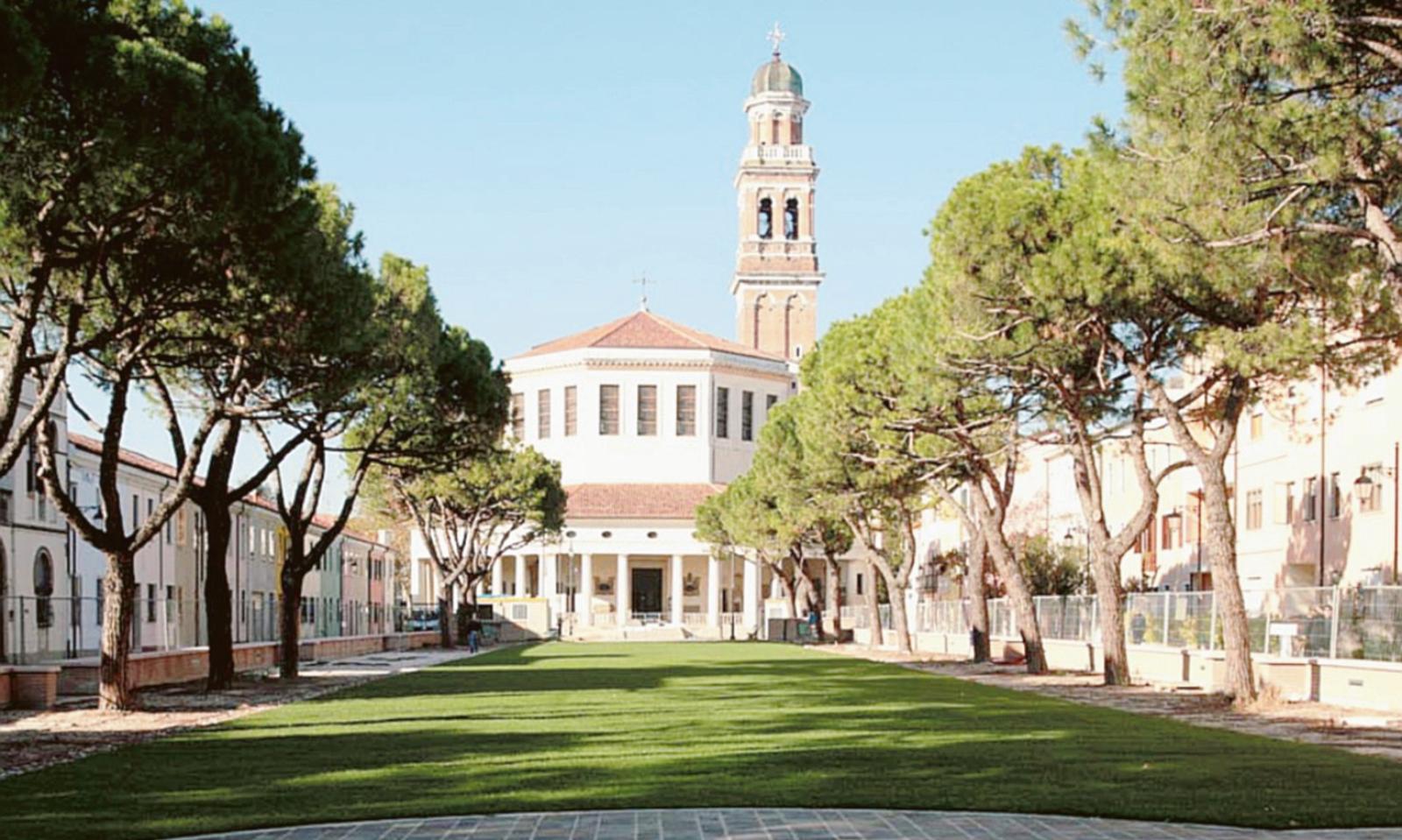 Rotonda, telecamere a tappeto