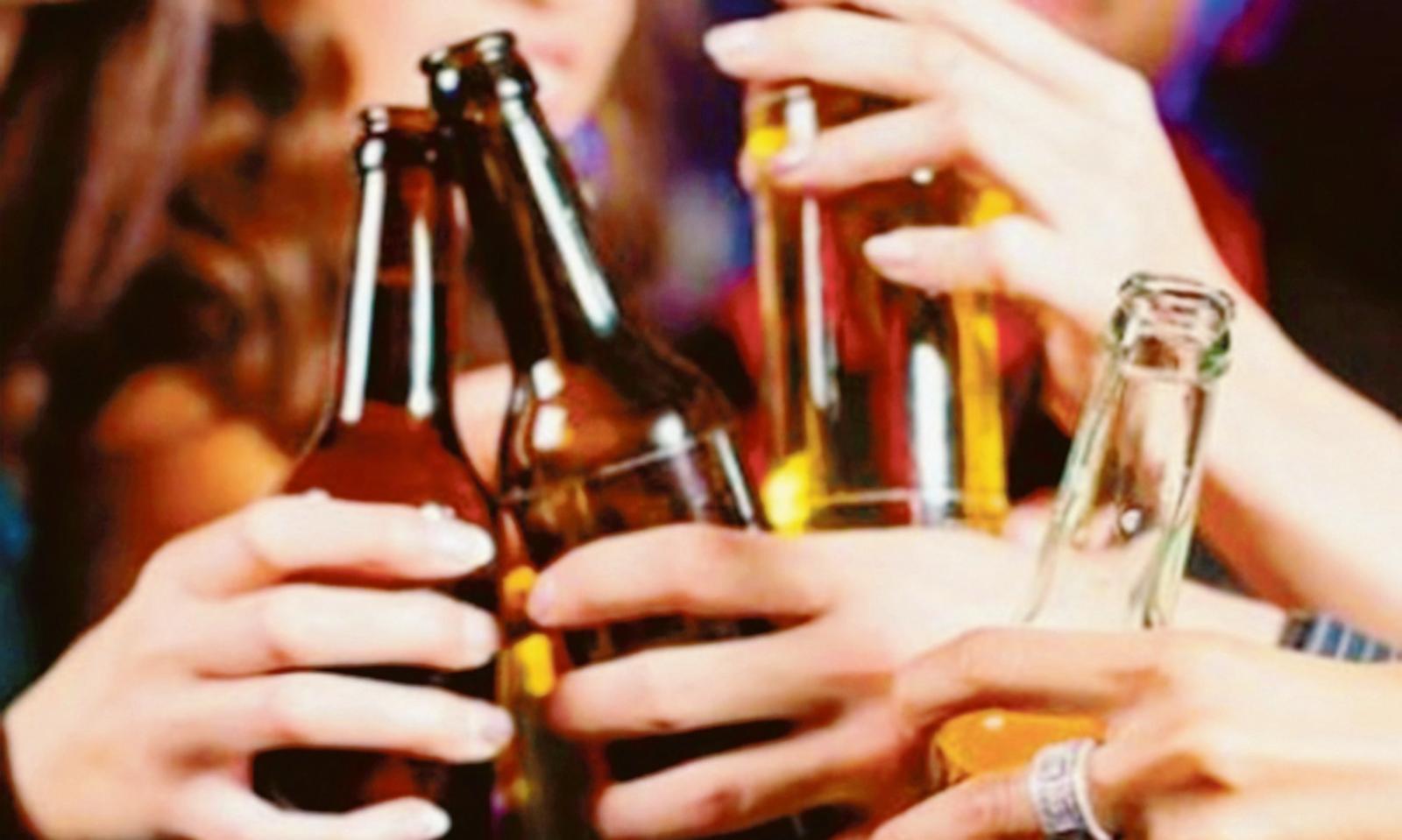 Movida, no ai contenitori in vetro