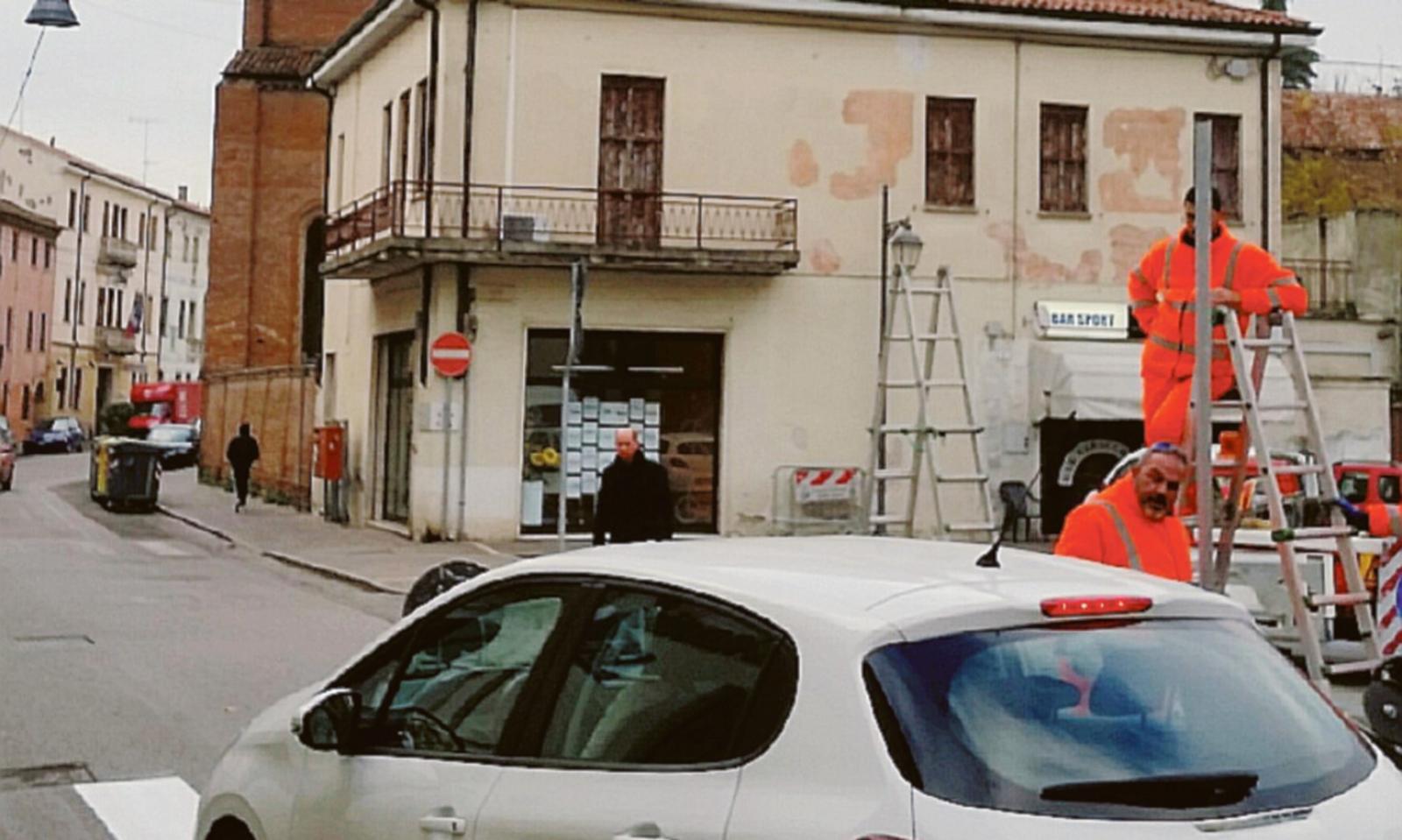 Sensi unici invertiti, ed &egrave; bagarre